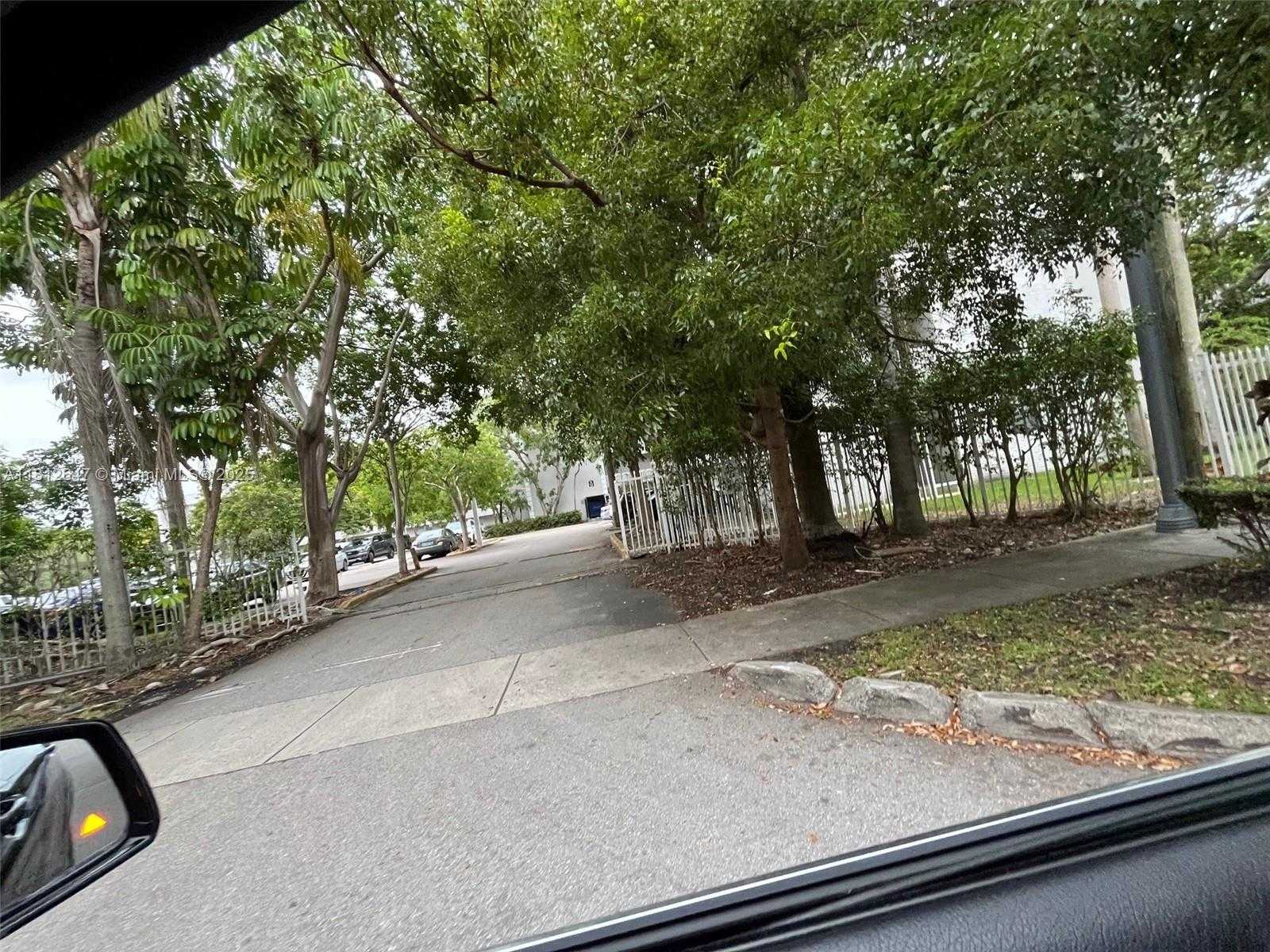 Small Image of 17255 SOUTH WEST 95TH AVE #D-349, Palmetto Bay Number 87