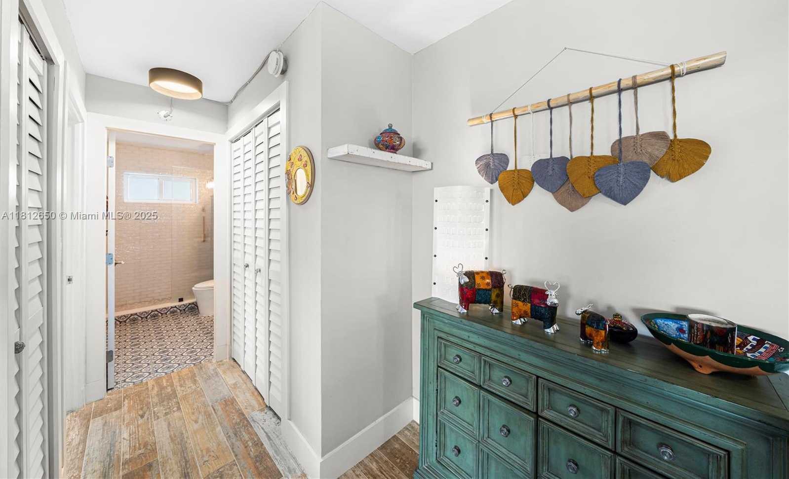Small Image of 1614 WEST AVE #306, Miami Beach Number 11