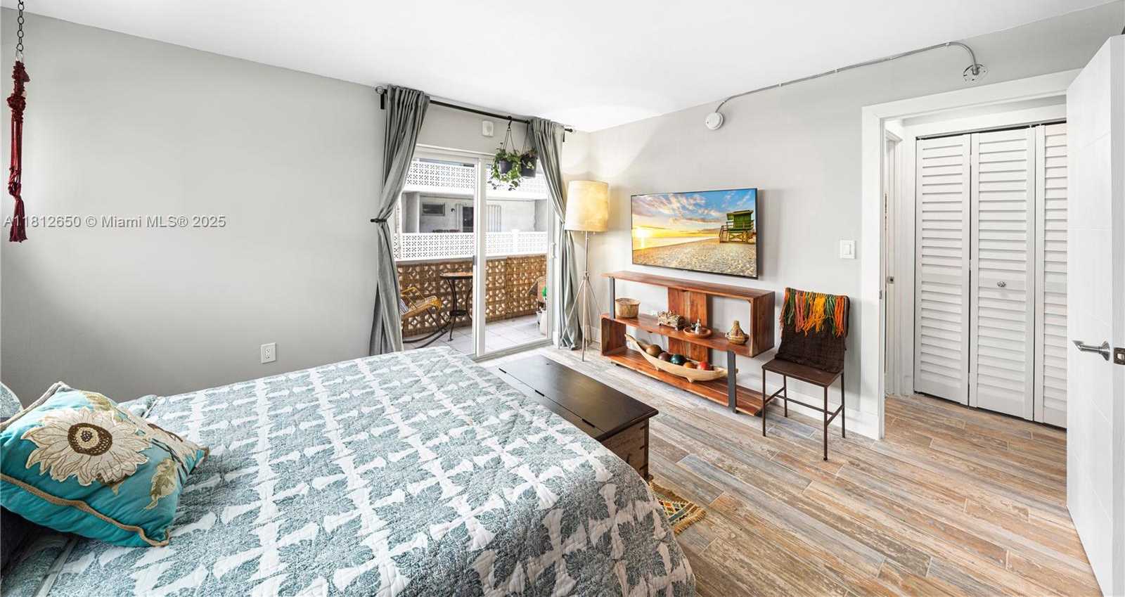 Small Image of 1614 WEST AVE #306, Miami Beach Number 15