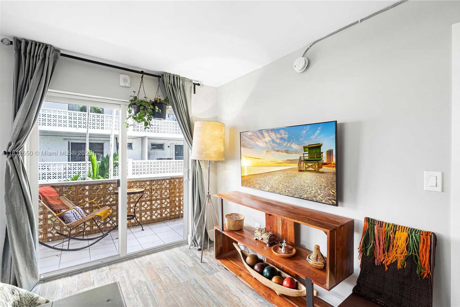 Small Image of 1614 WEST AVE #306, Miami Beach Number 16
