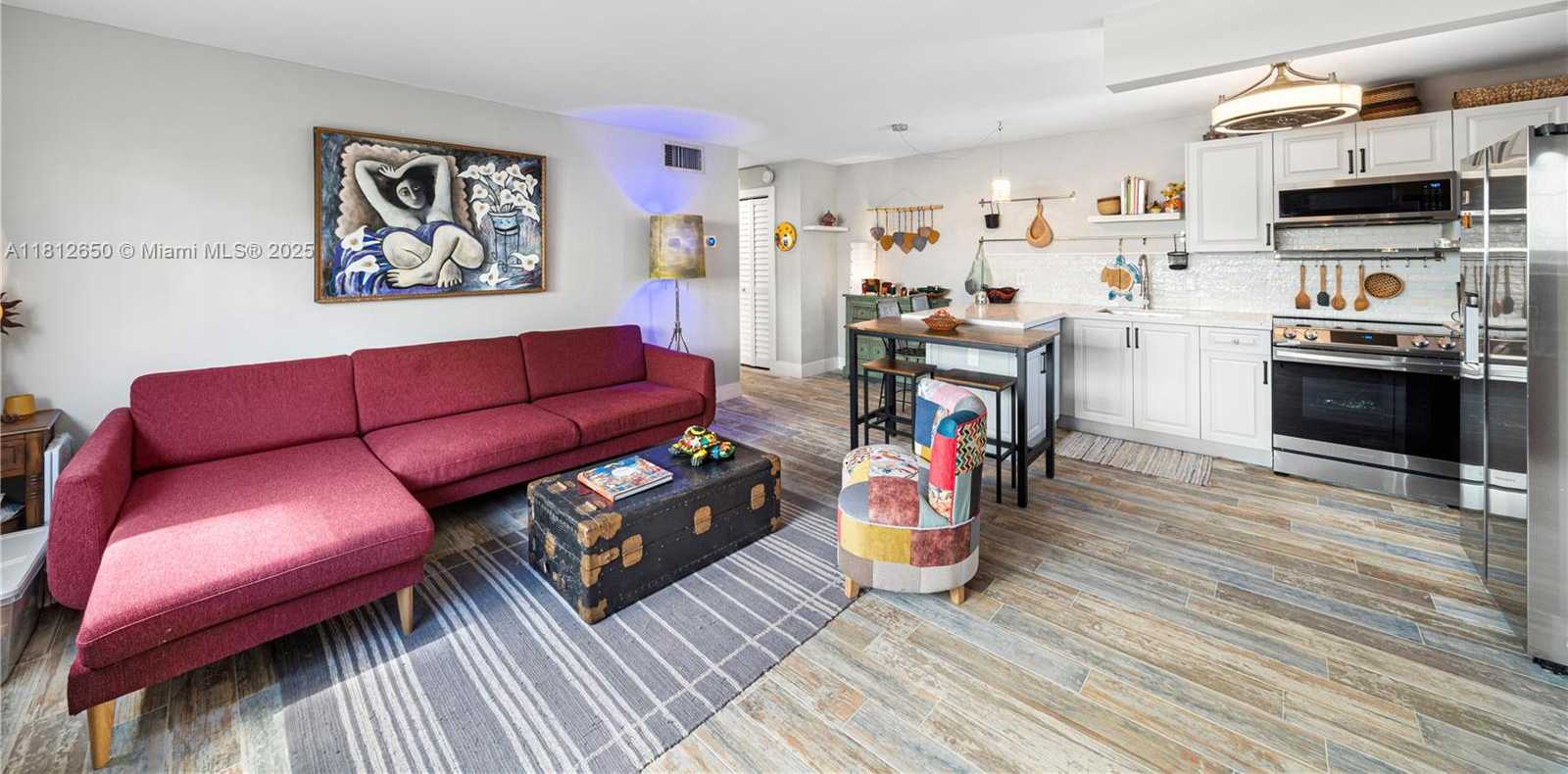Small Image of 1614 WEST AVE #306, Miami Beach Number 2