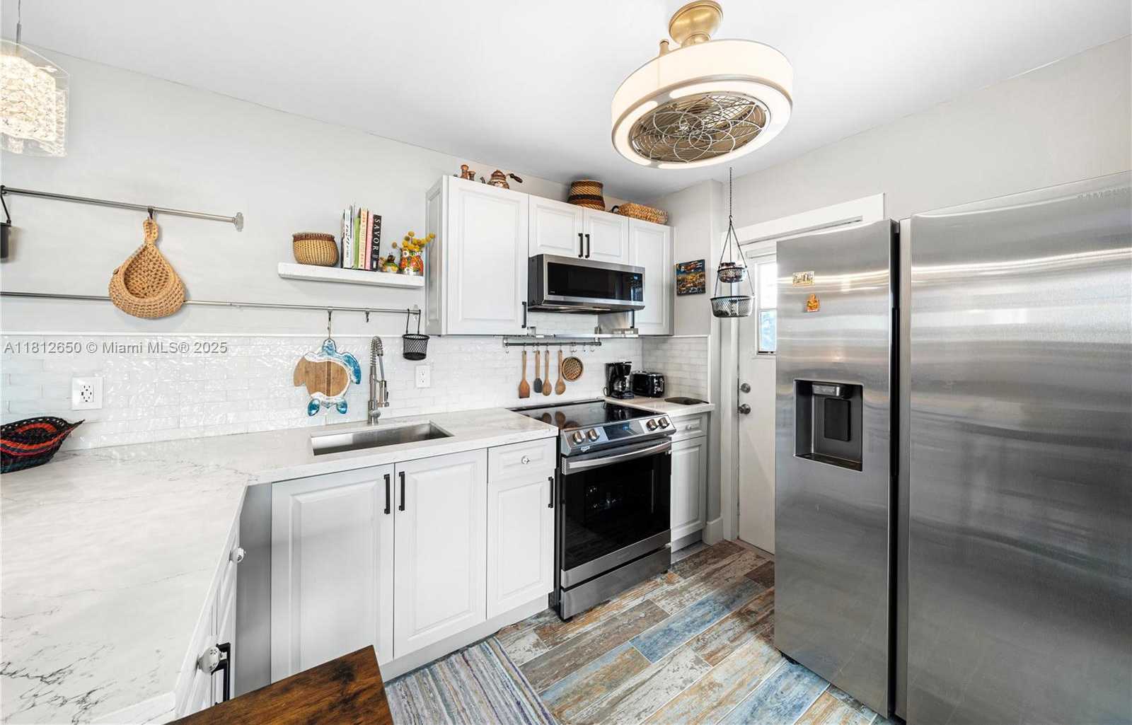 Small Image of 1614 WEST AVE #306, Miami Beach Number 4