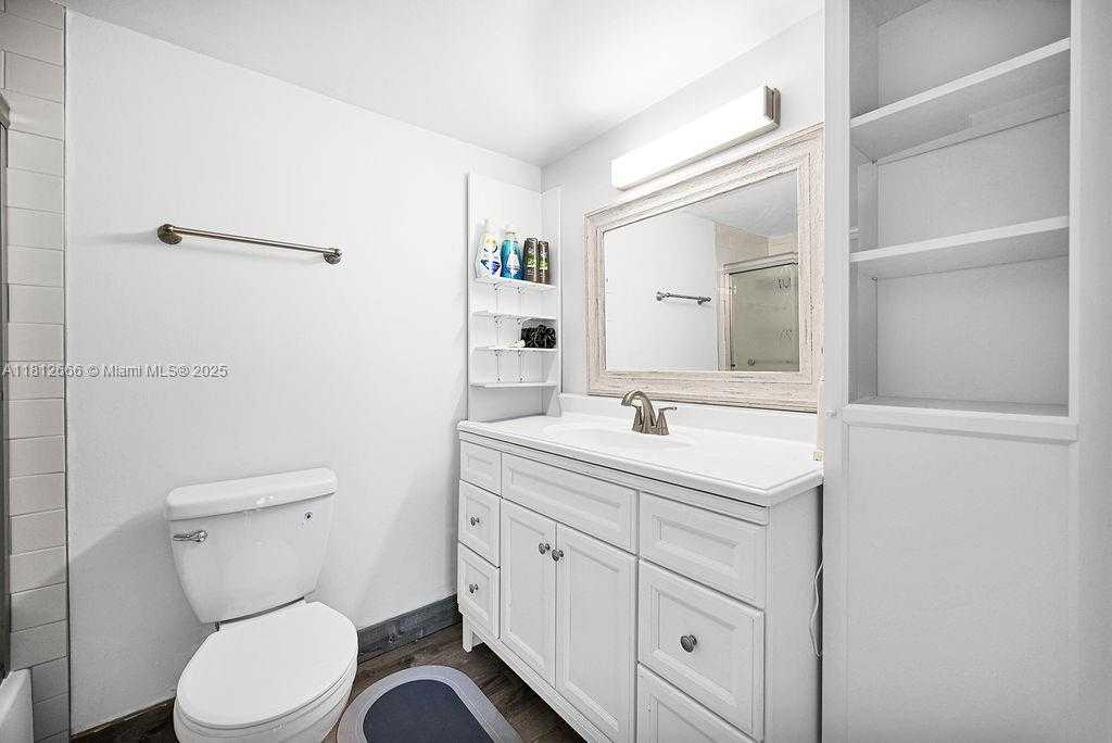 Small Image of 18041 BISCAYNE BLVD #1201, Aventura Number 13