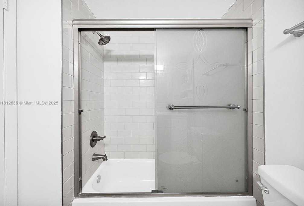 Small Image of 18041 BISCAYNE BLVD #1201, Aventura Number 17
