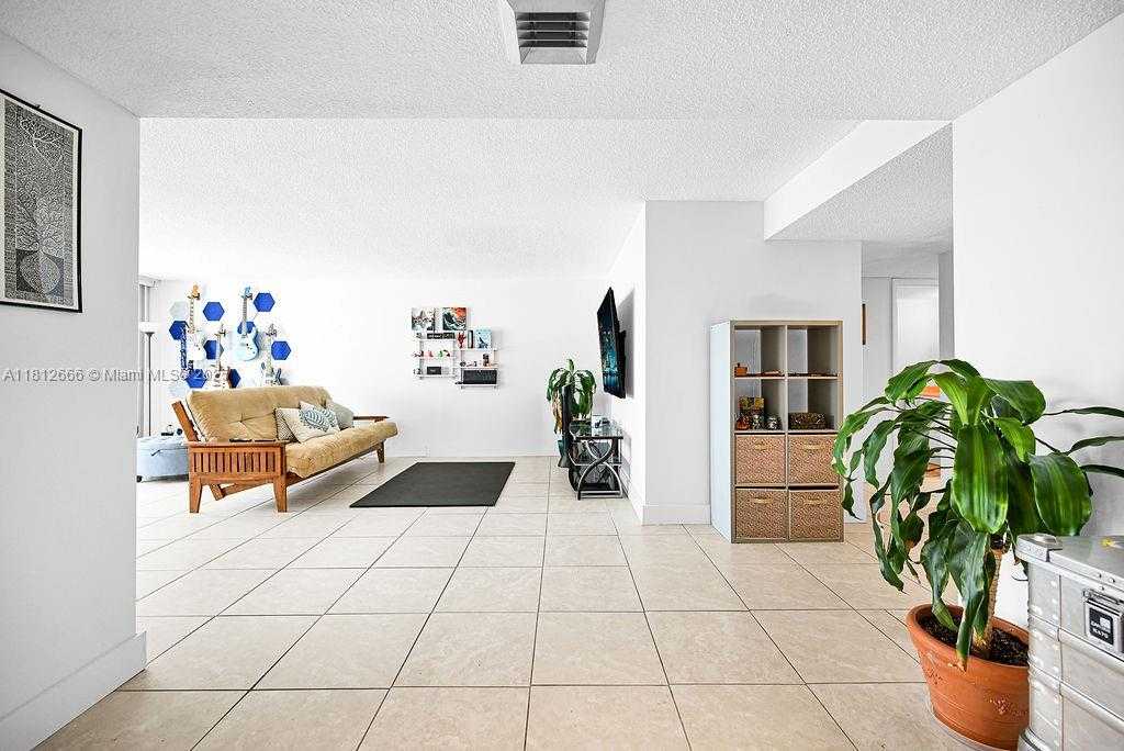 Small Image of 18041 BISCAYNE BLVD #1201, Aventura Number 20