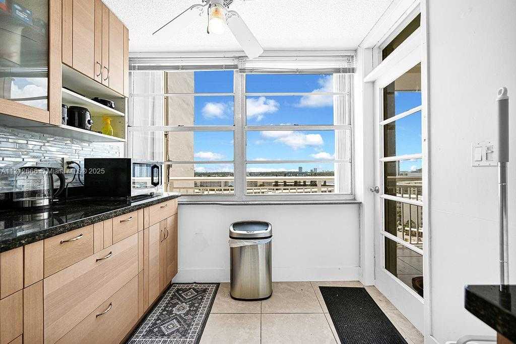 Small Image of 18041 BISCAYNE BLVD #1201, Aventura Number 22
