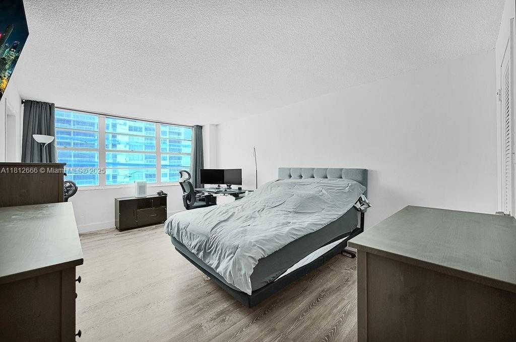 Small Image of 18041 BISCAYNE BLVD #1201, Aventura Number 7