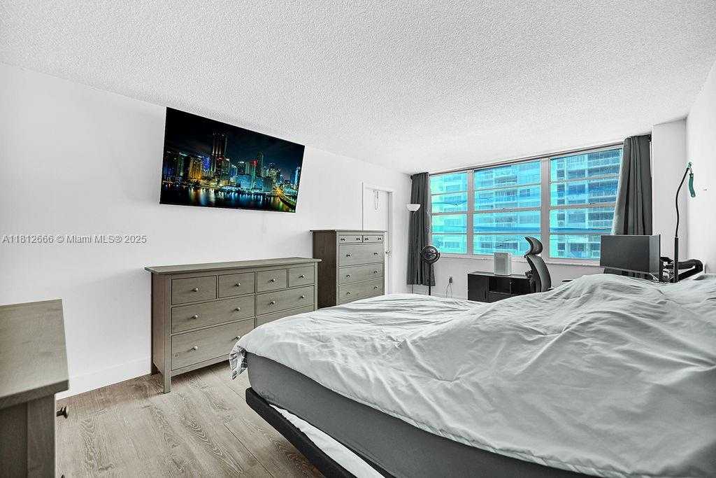 Small Image of 18041 BISCAYNE BLVD #1201, Aventura Number 8