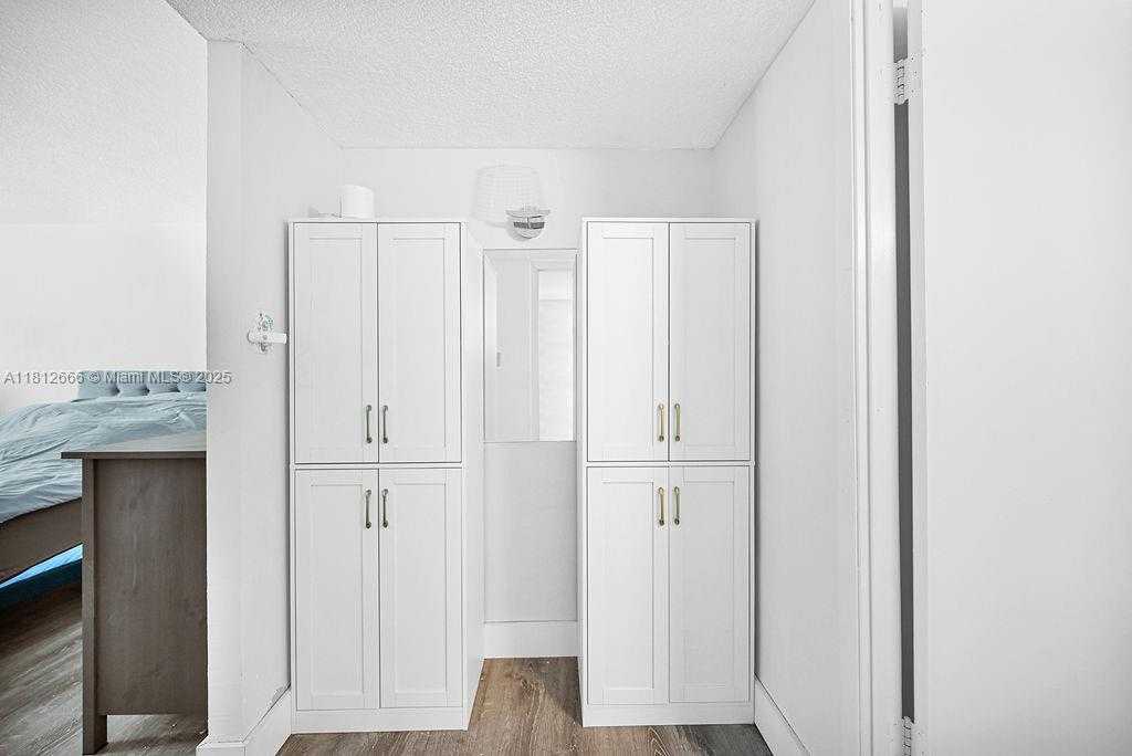 Small Image of 18041 BISCAYNE BLVD #1201, Aventura Number 9