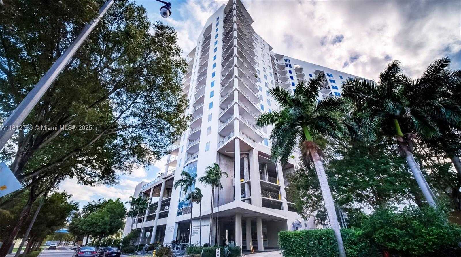 Small Image of 10 S River Dr, Miami, FL 33130, USA Number 30