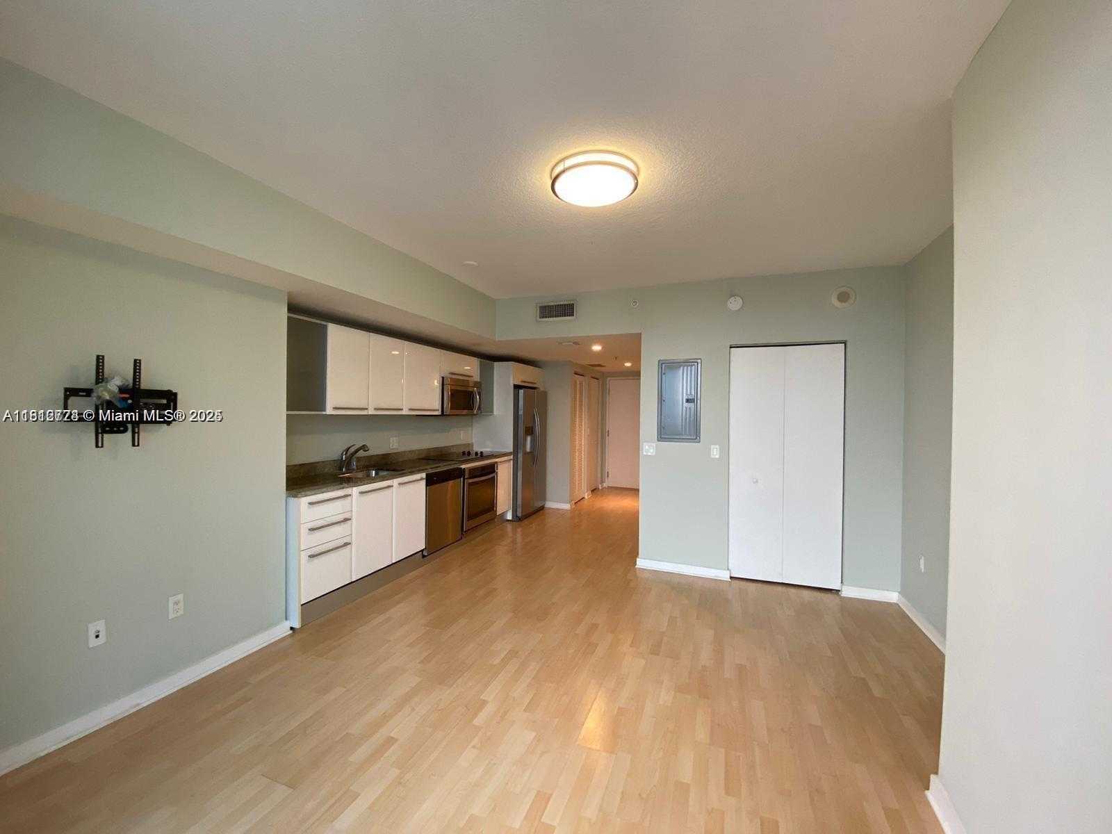 Small Image of 185 SOUTH WEST 7TH ST #3306, Miami Number 2