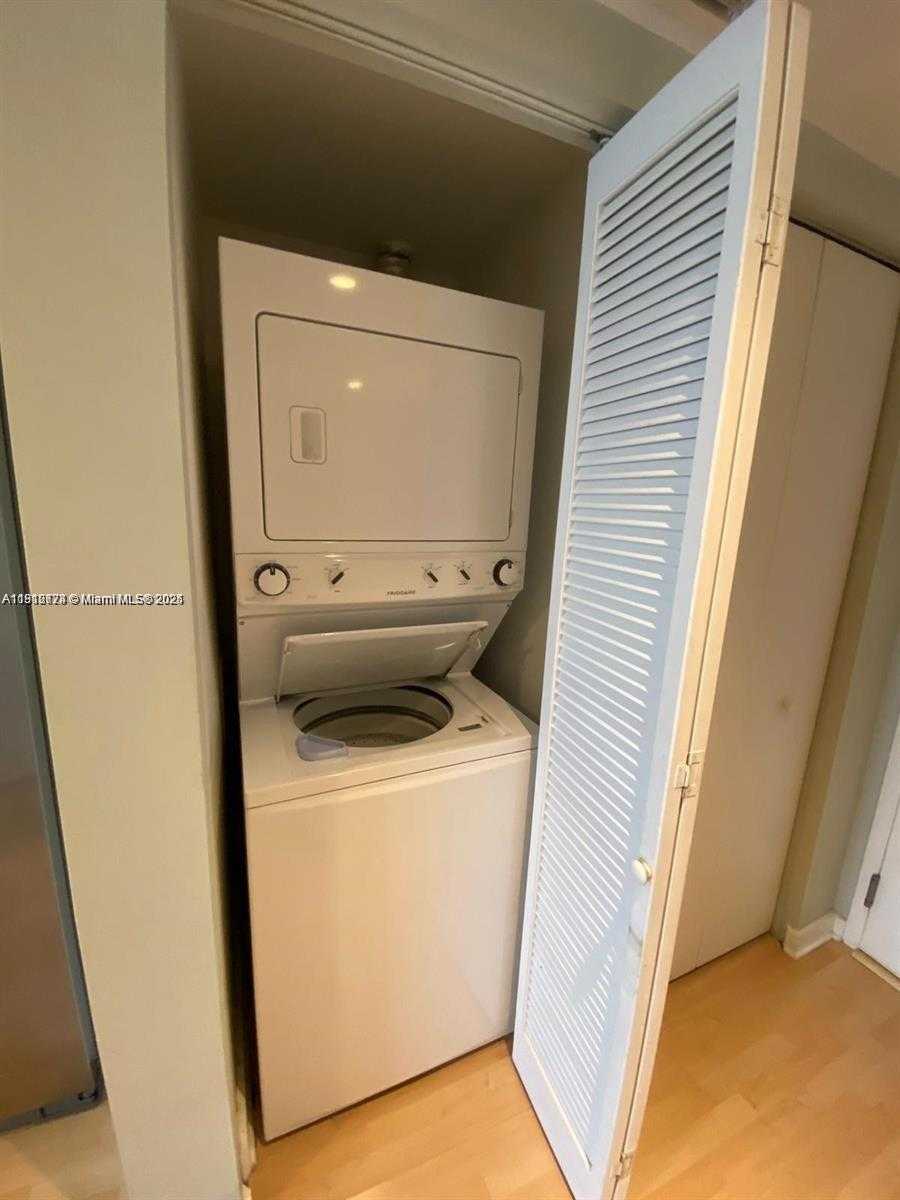 Small Image of 185 SOUTH WEST 7TH ST #3306, Miami Number 4