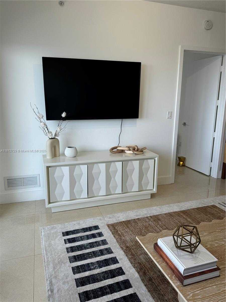 Small Image of 488 NORTH EAST 18TH ST #4208, Miami Number 5