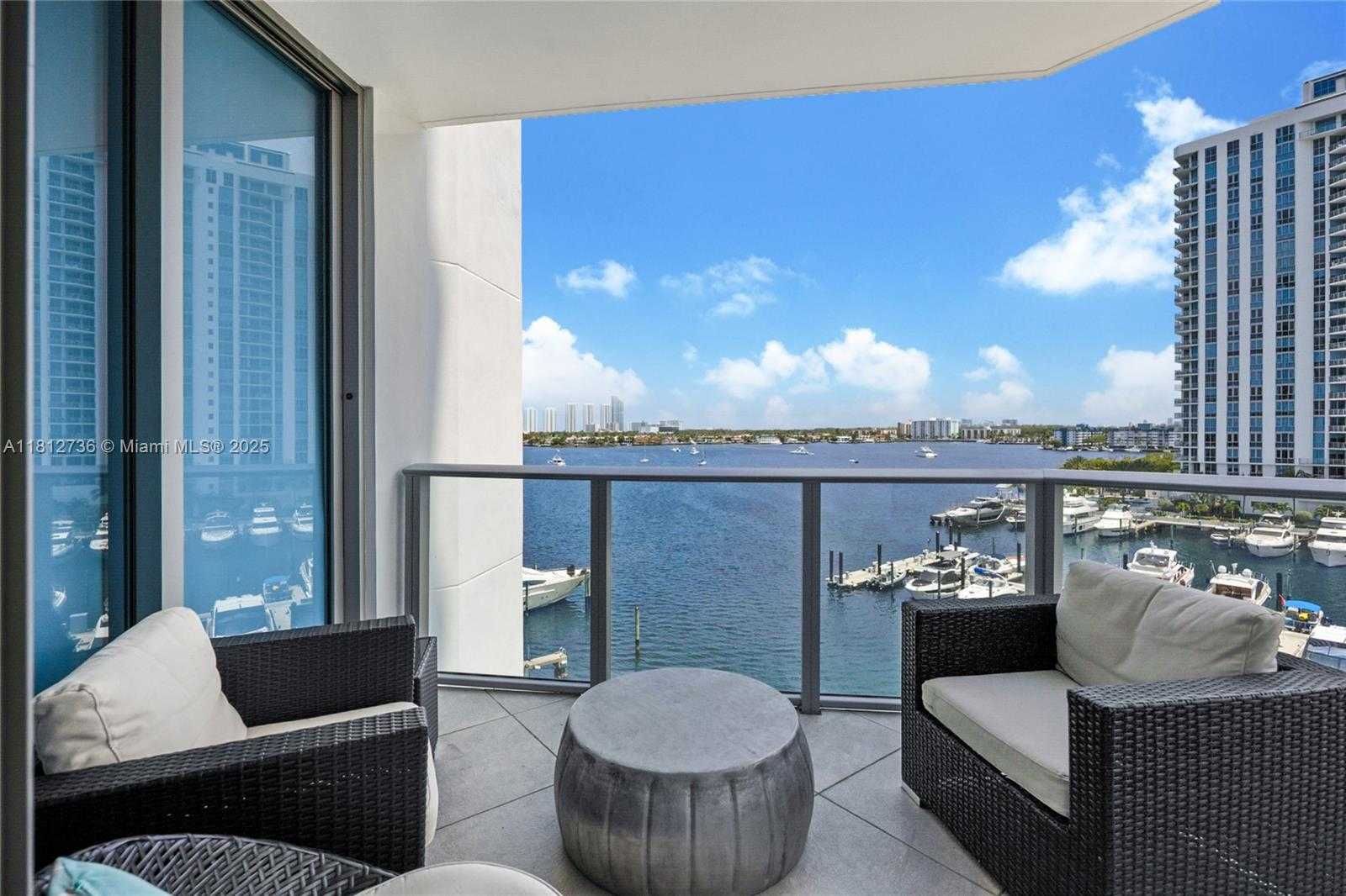 Small Image of 17301 BISCAYNE BLVD #605, North Miami Beach Number 10
