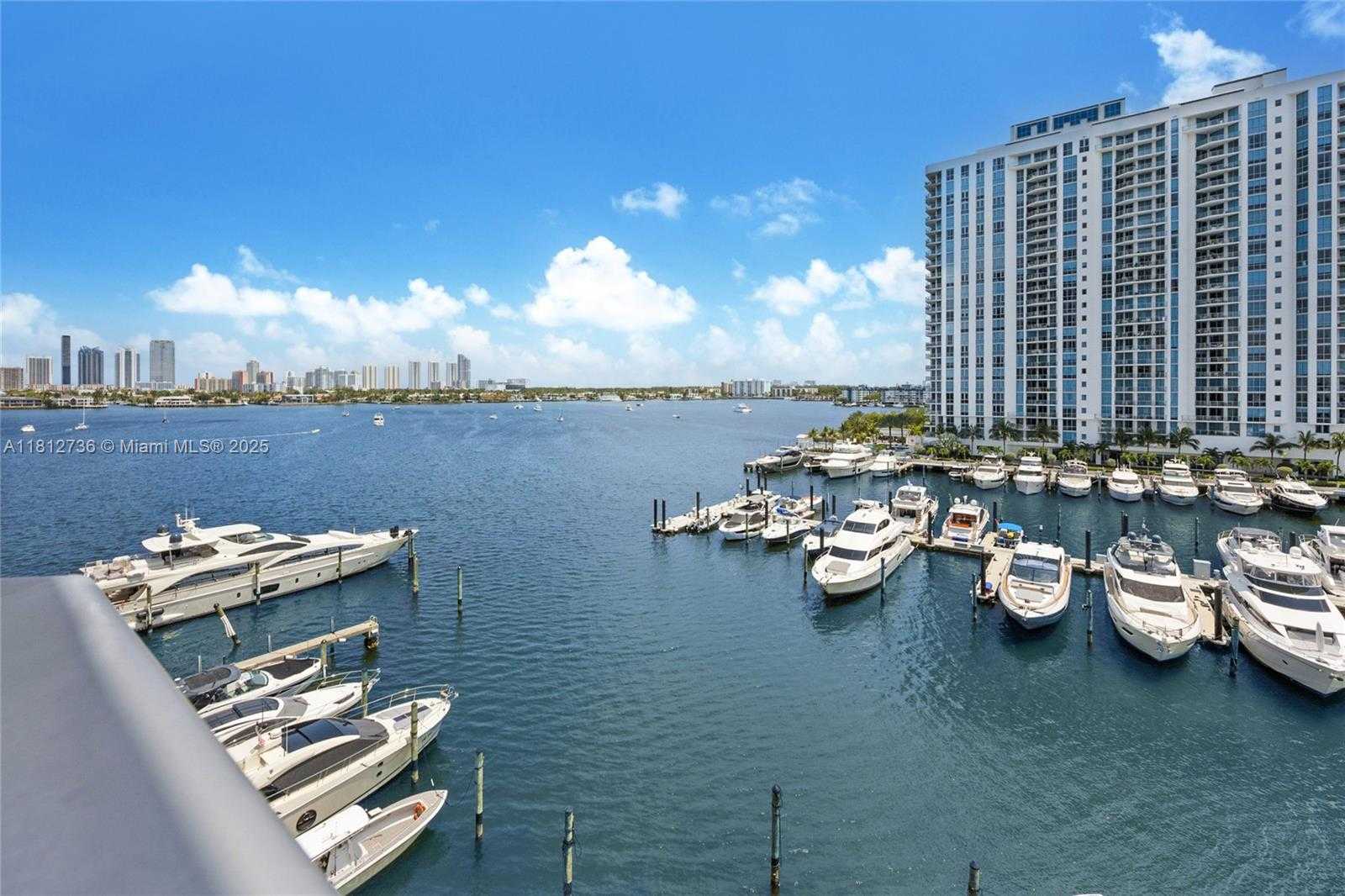 Small Image of 17301 BISCAYNE BLVD #605, North Miami Beach Number 11