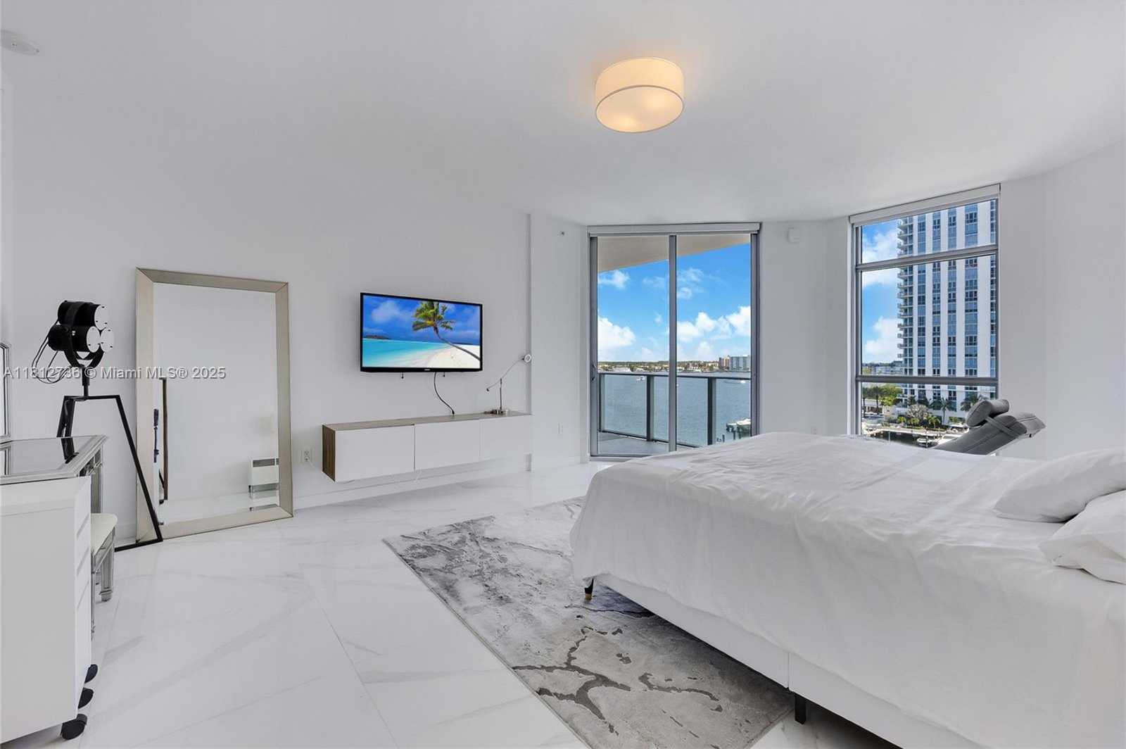 Small Image of 17301 BISCAYNE BLVD #605, North Miami Beach Number 16
