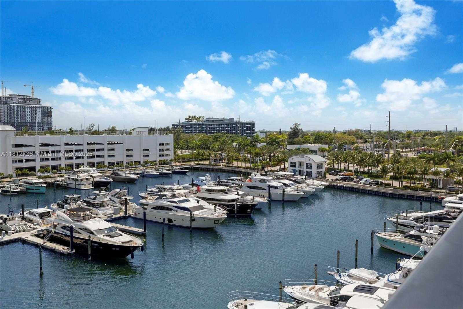 Small Image of 17301 BISCAYNE BLVD #605, North Miami Beach Number 20