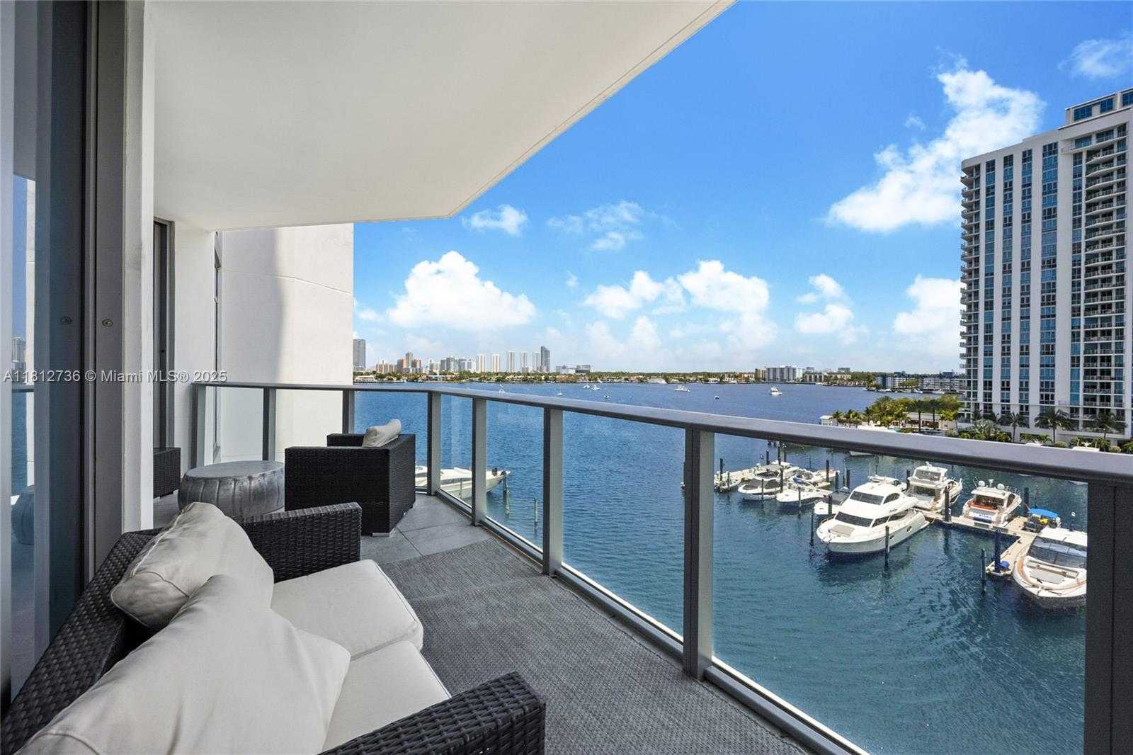 Small Image of 17301 BISCAYNE BLVD #605, North Miami Beach Number 9