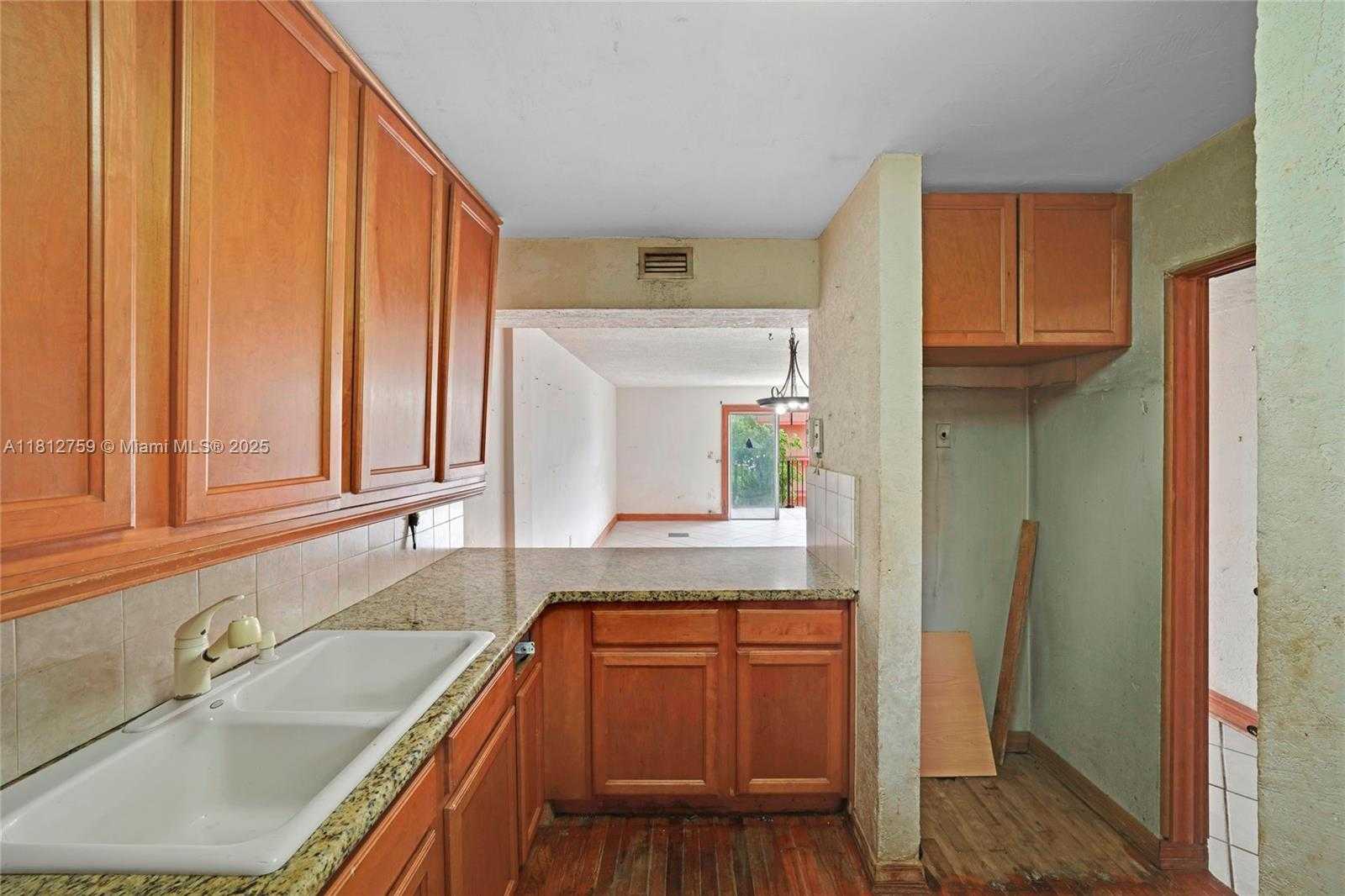Small Image of 1950 WEST 56TH ST #2311B, Hialeah Number 7