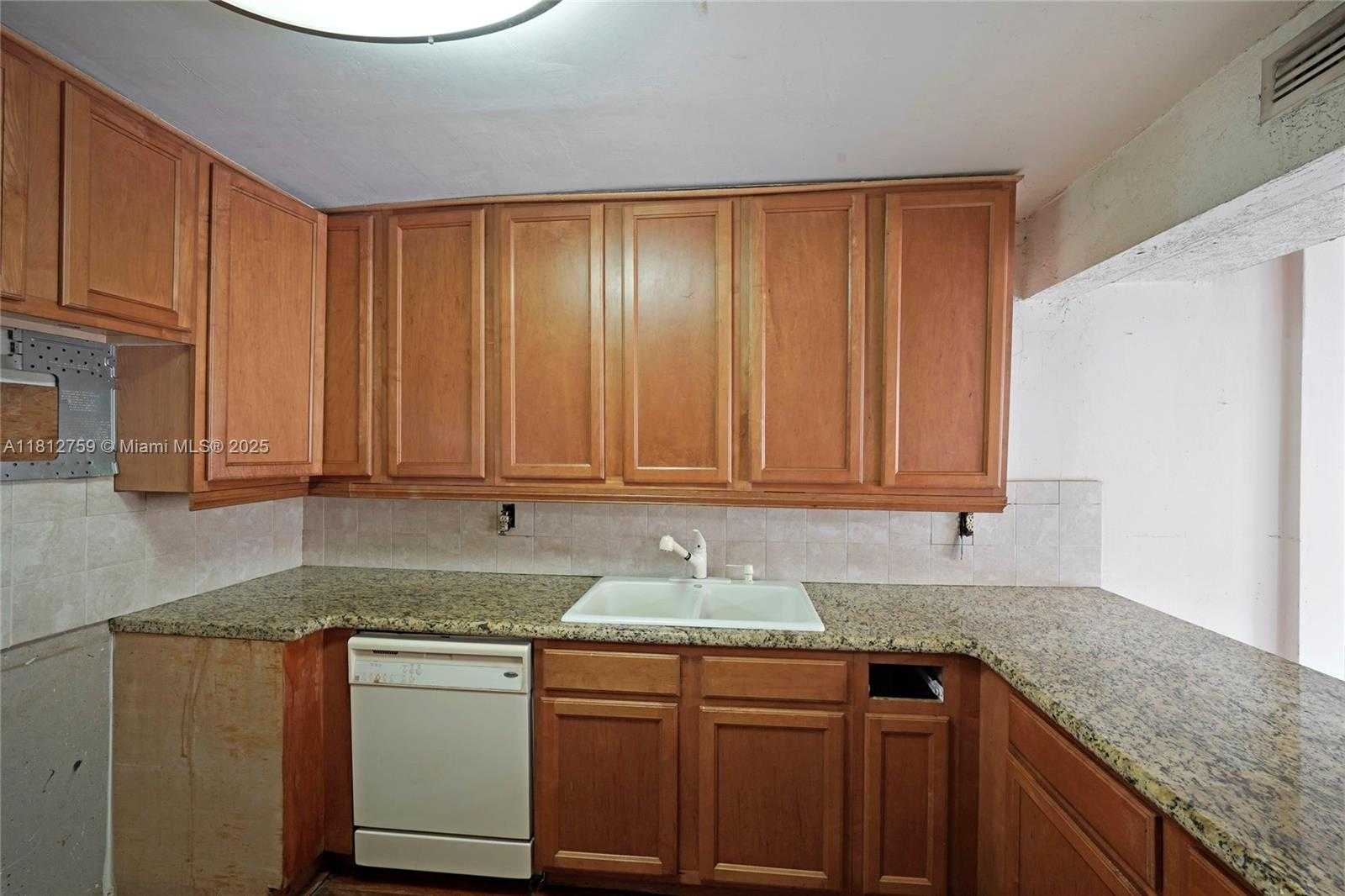 Small Image of 1950 WEST 56TH ST #2311B, Hialeah Number 8