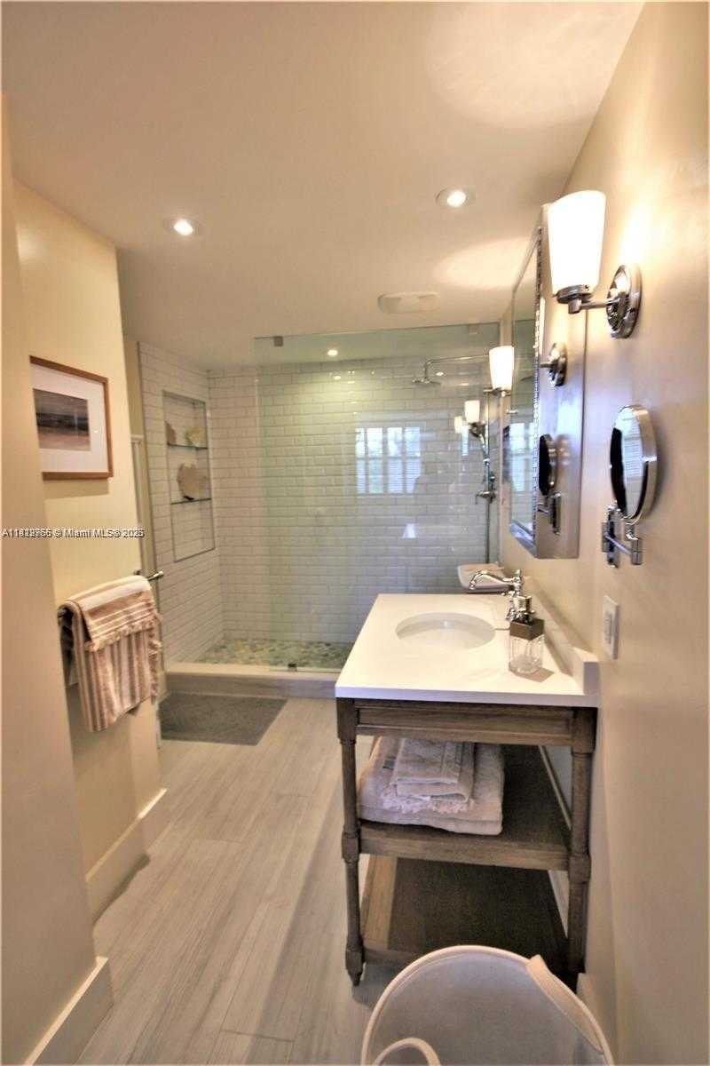 Small Image of 5161 COLLINS AVE #315, Miami Beach Number 15