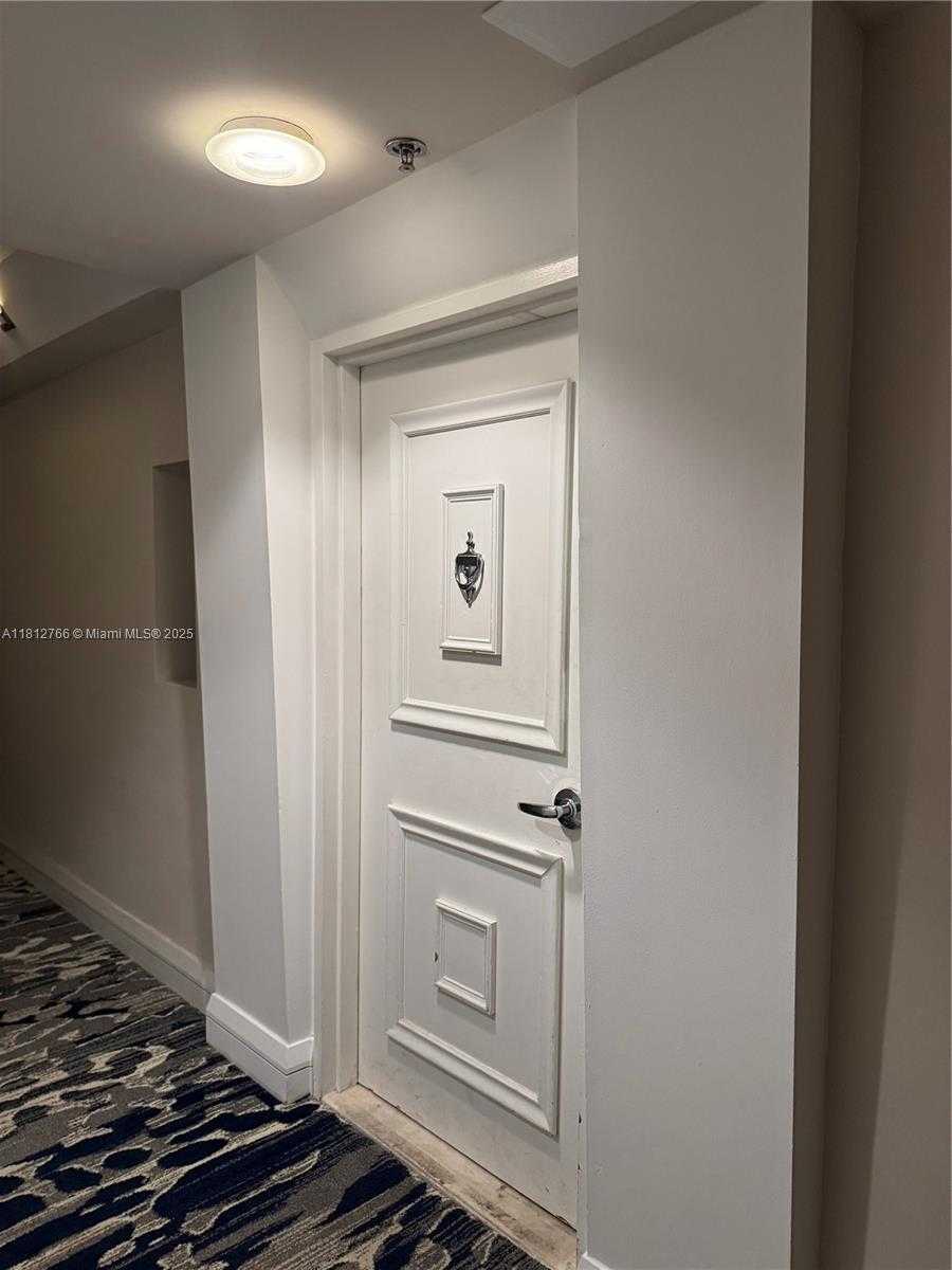 Small Image of 5161 COLLINS AVE #315, Miami Beach Number 2
