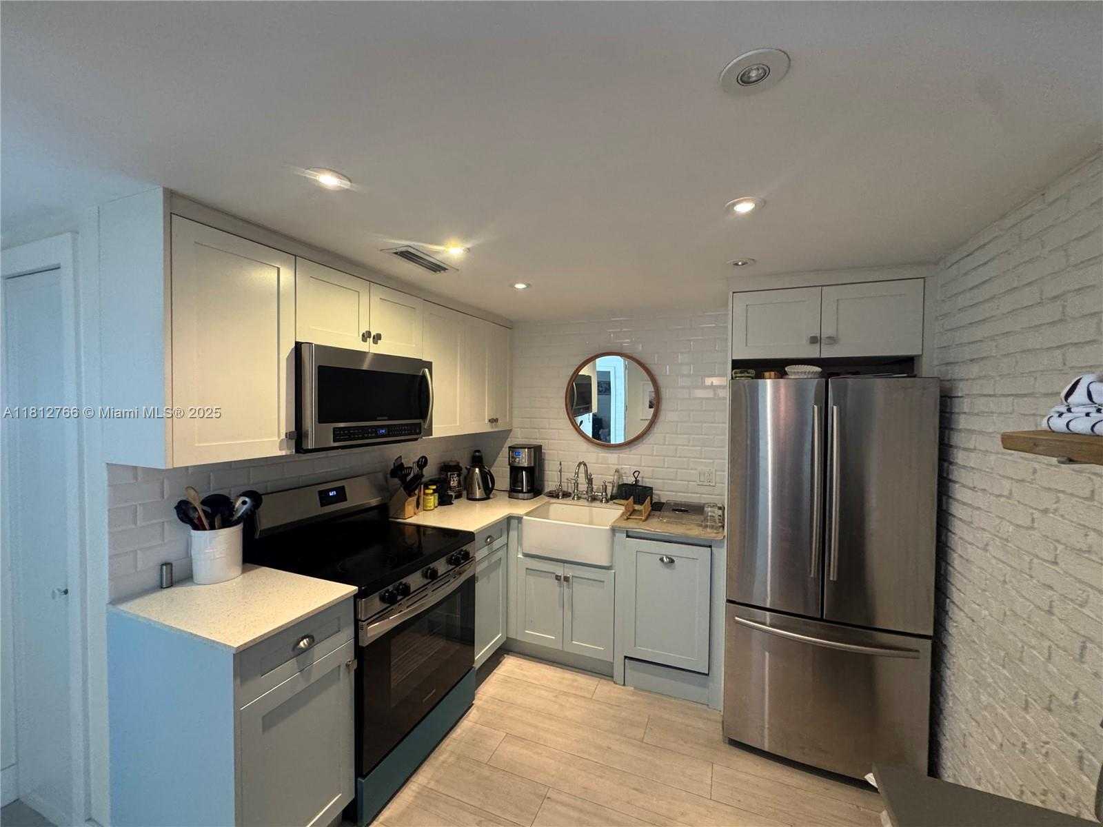 Small Image of 5161 COLLINS AVE #315, Miami Beach Number 6