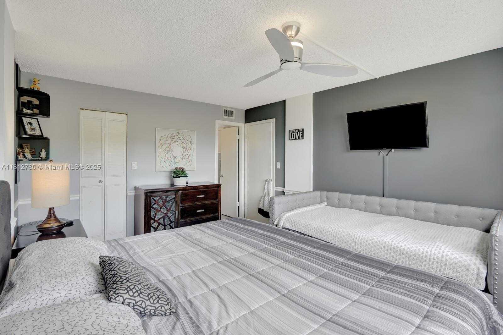 Small Image of 103 ROYAL PARK DR #3D, Oakland Park Number 15