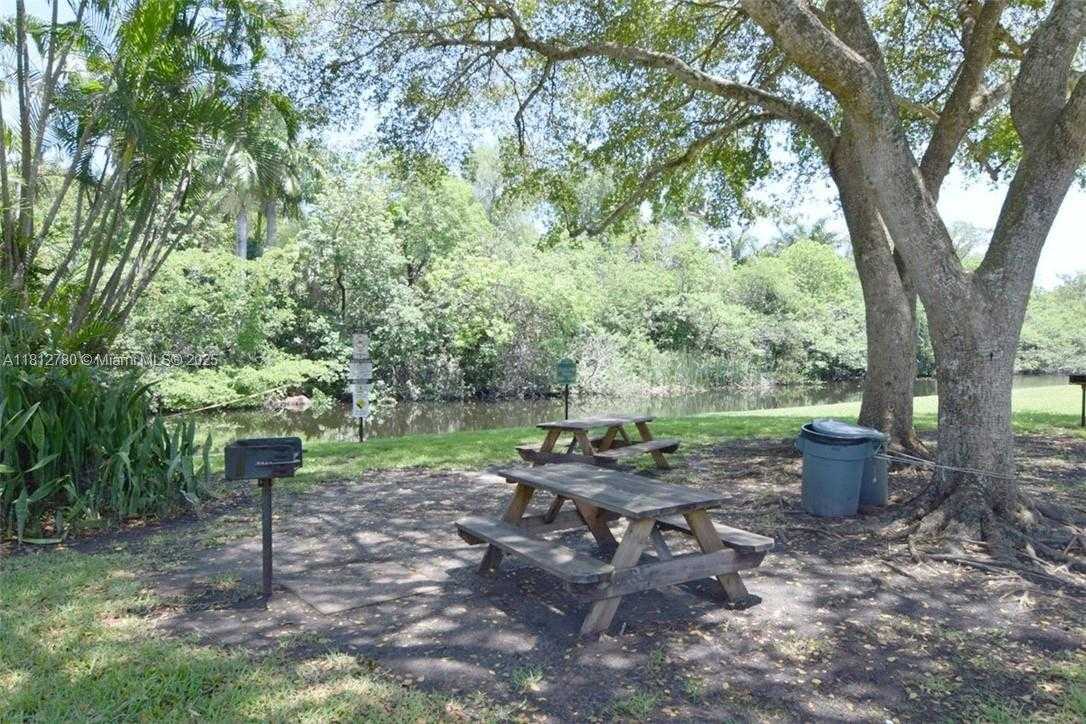 Small Image of 103 ROYAL PARK DR #3D, Oakland Park Number 7