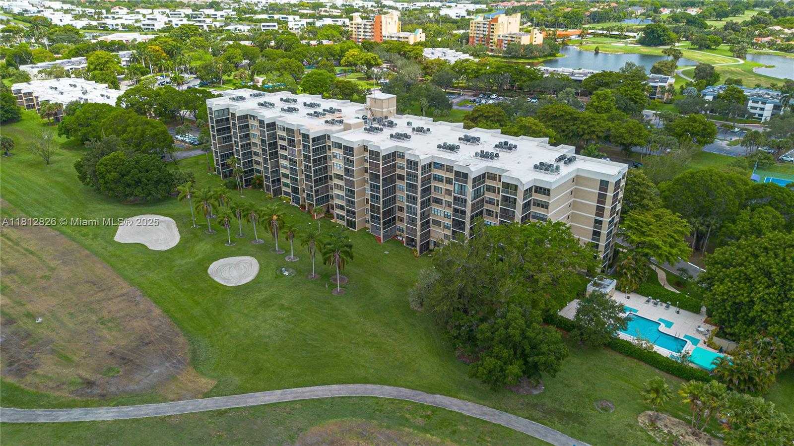 Small Image of 16300 GOLF CLUB RD #411, Weston Number 13