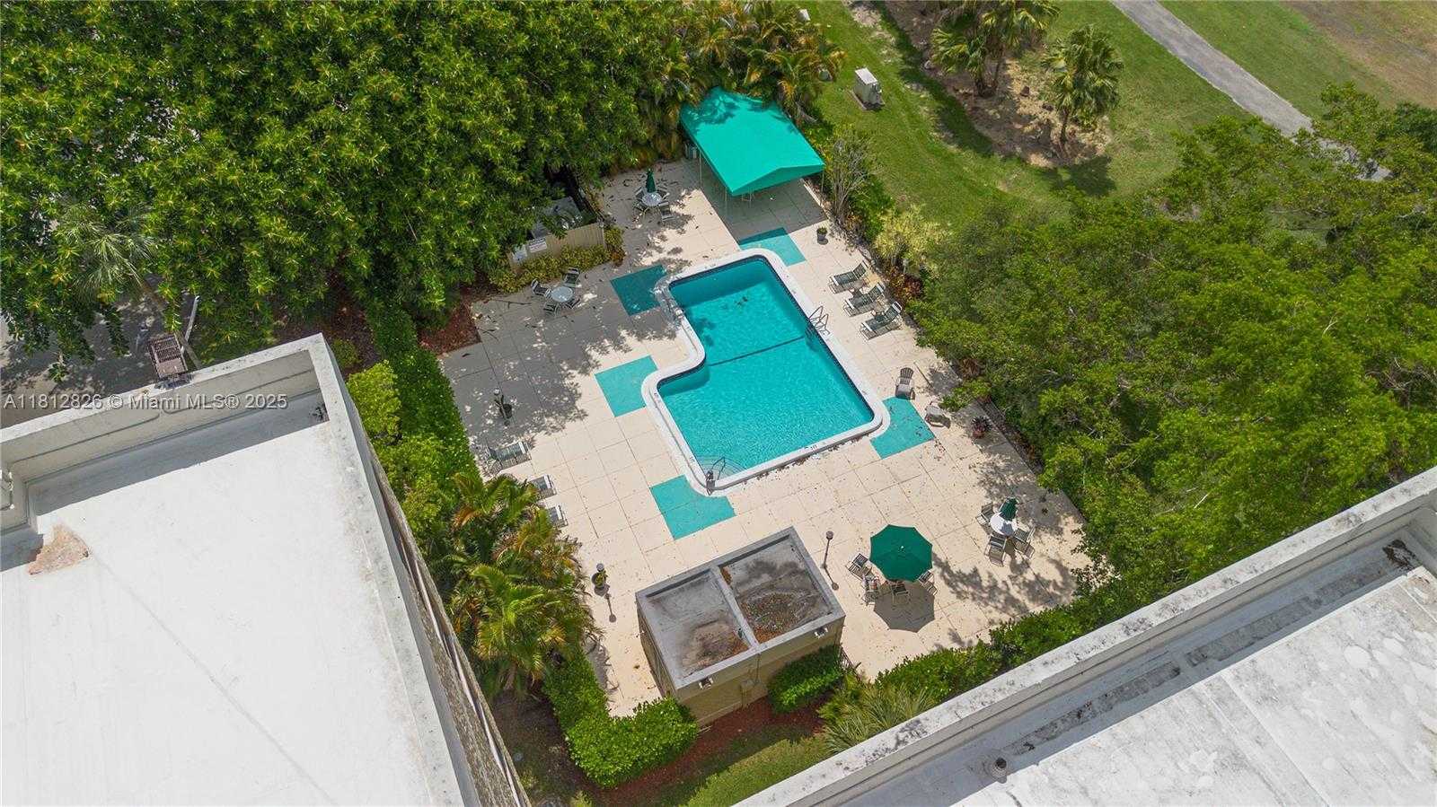 Small Image of 16300 GOLF CLUB RD #411, Weston Number 14