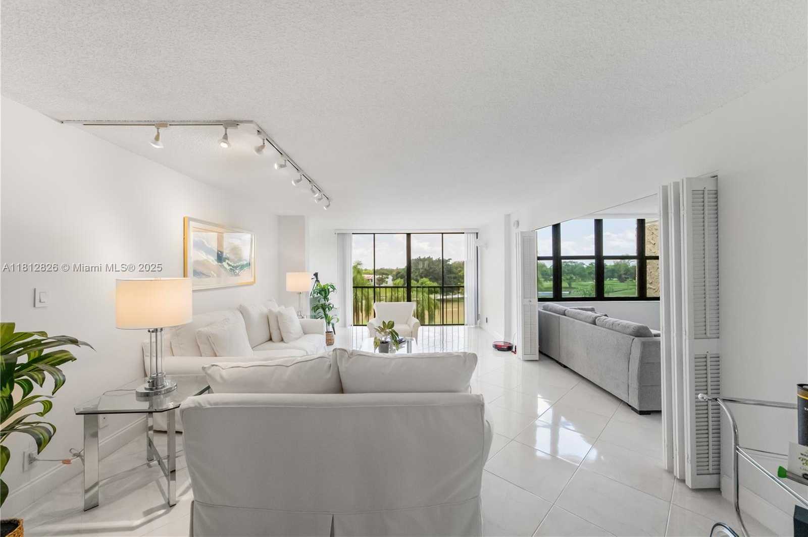 Small Image of 16300 GOLF CLUB RD #411, Weston Number 17