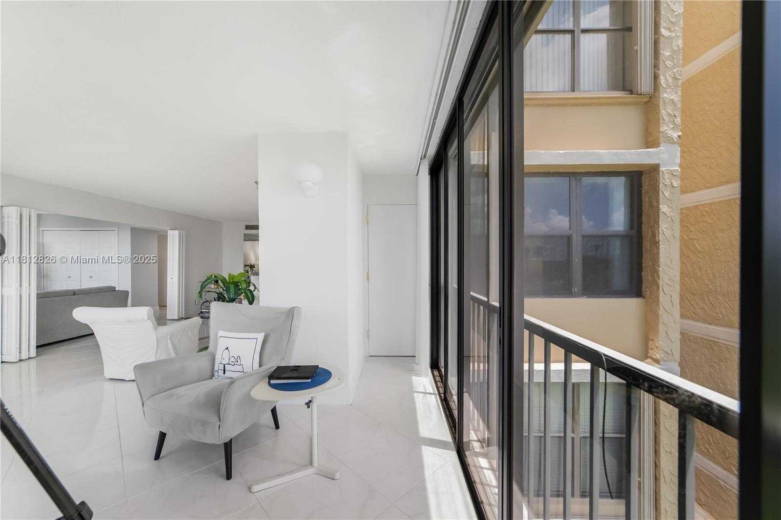 Small Image of 16300 GOLF CLUB RD #411, Weston Number 19