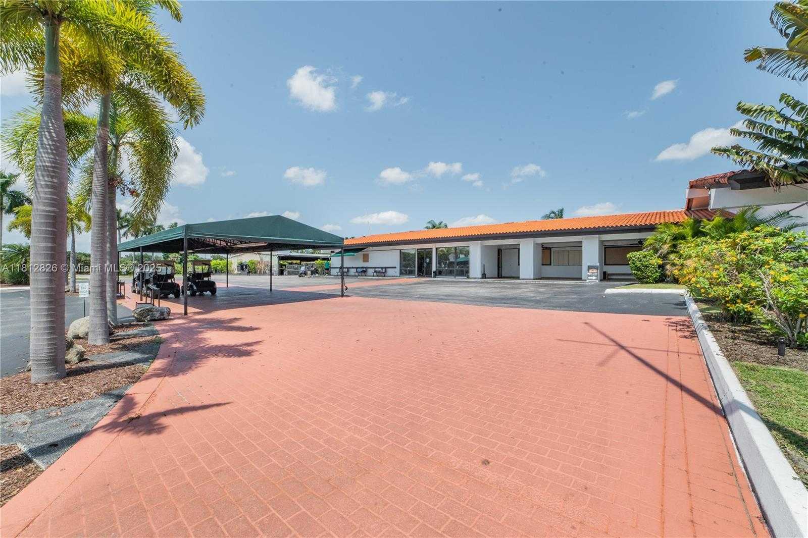 Small Image of 16300 GOLF CLUB RD #411, Weston Number 25