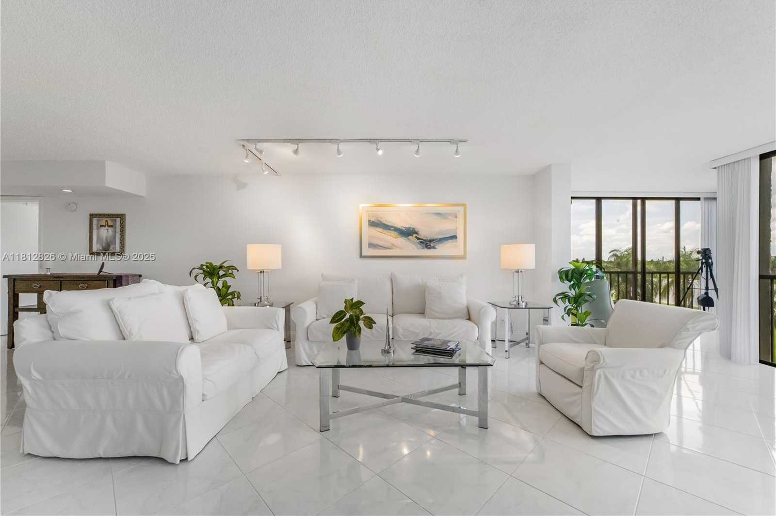 Small Image of 16300 GOLF CLUB RD #411, Weston Number 3