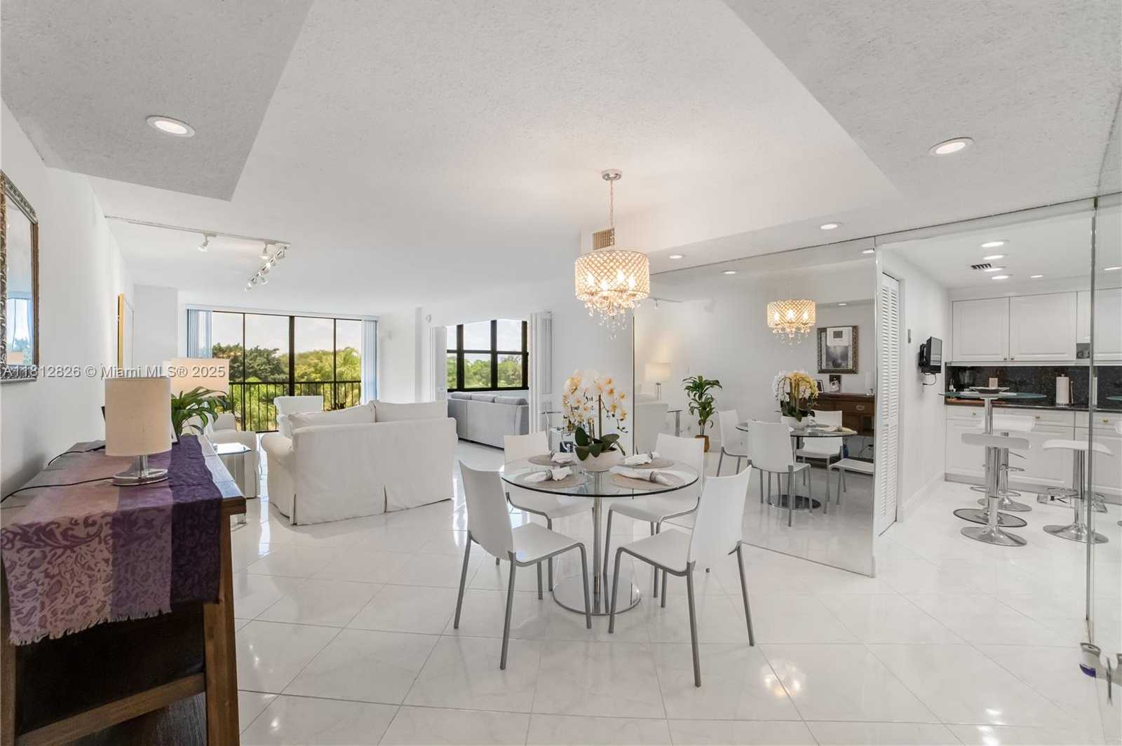 Small Image of 16300 GOLF CLUB RD #411, Weston Number 4