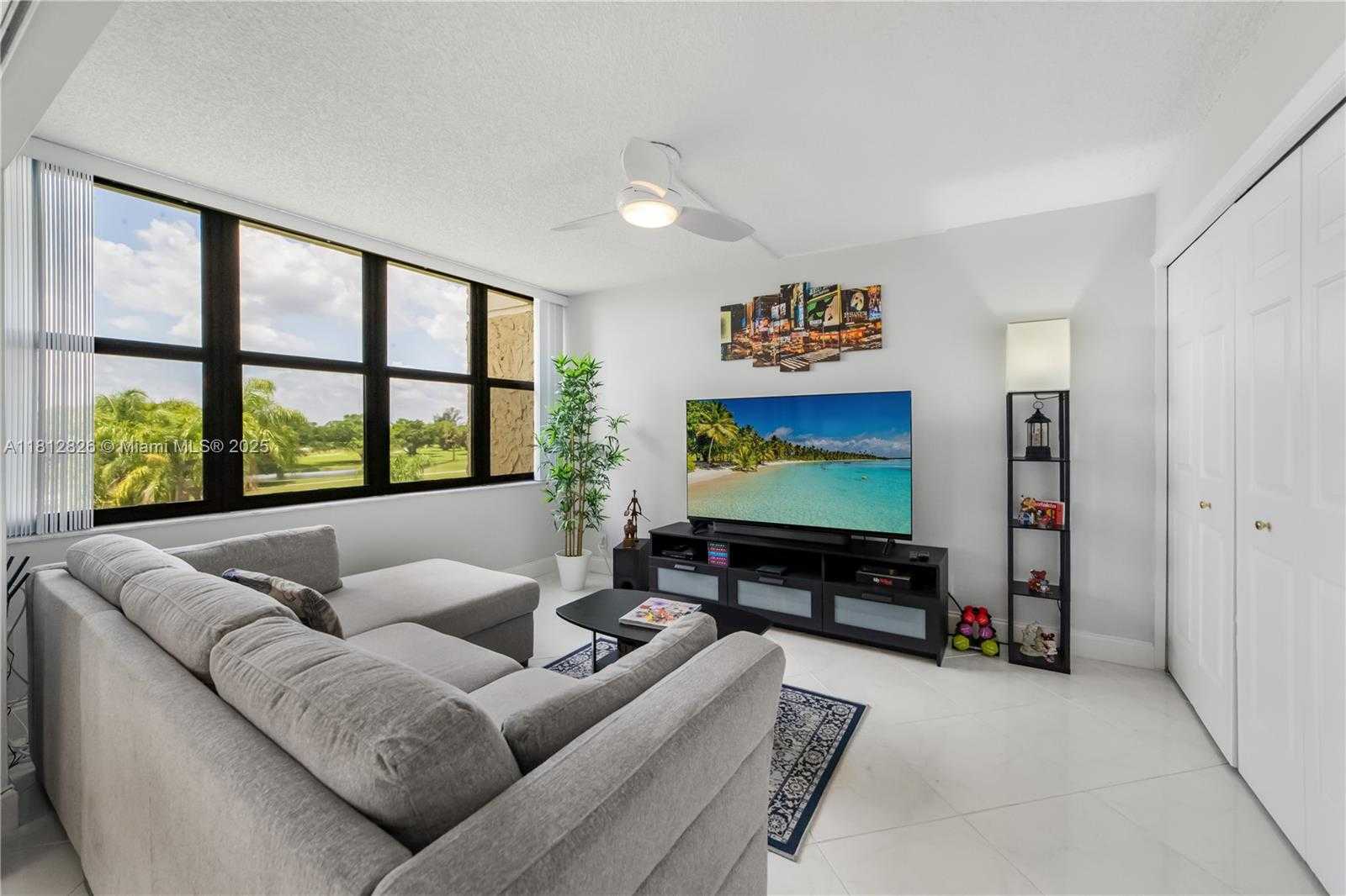 Small Image of 16300 GOLF CLUB RD #411, Weston Number 7
