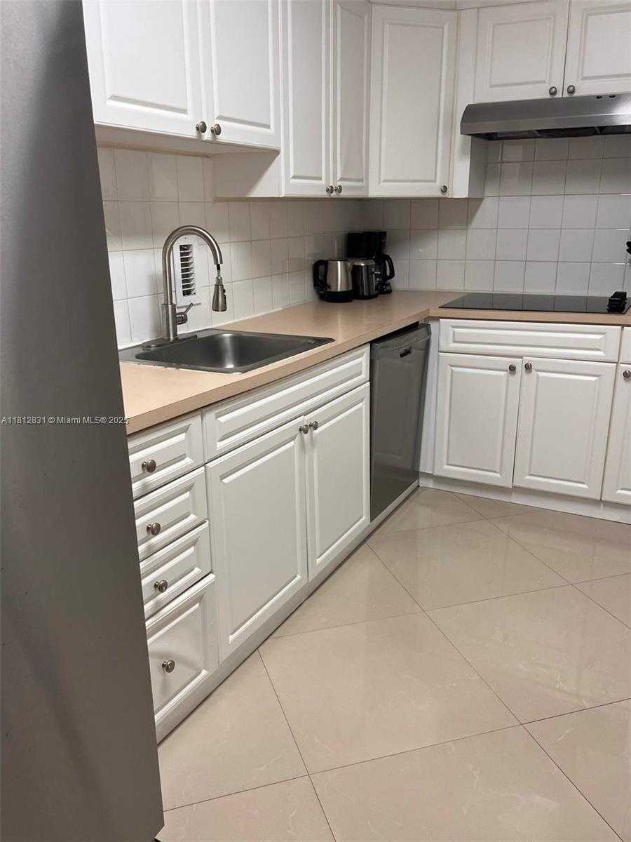 Small Image of 3901 S OCEAN DR #PH16Y, Hollywood Number 7