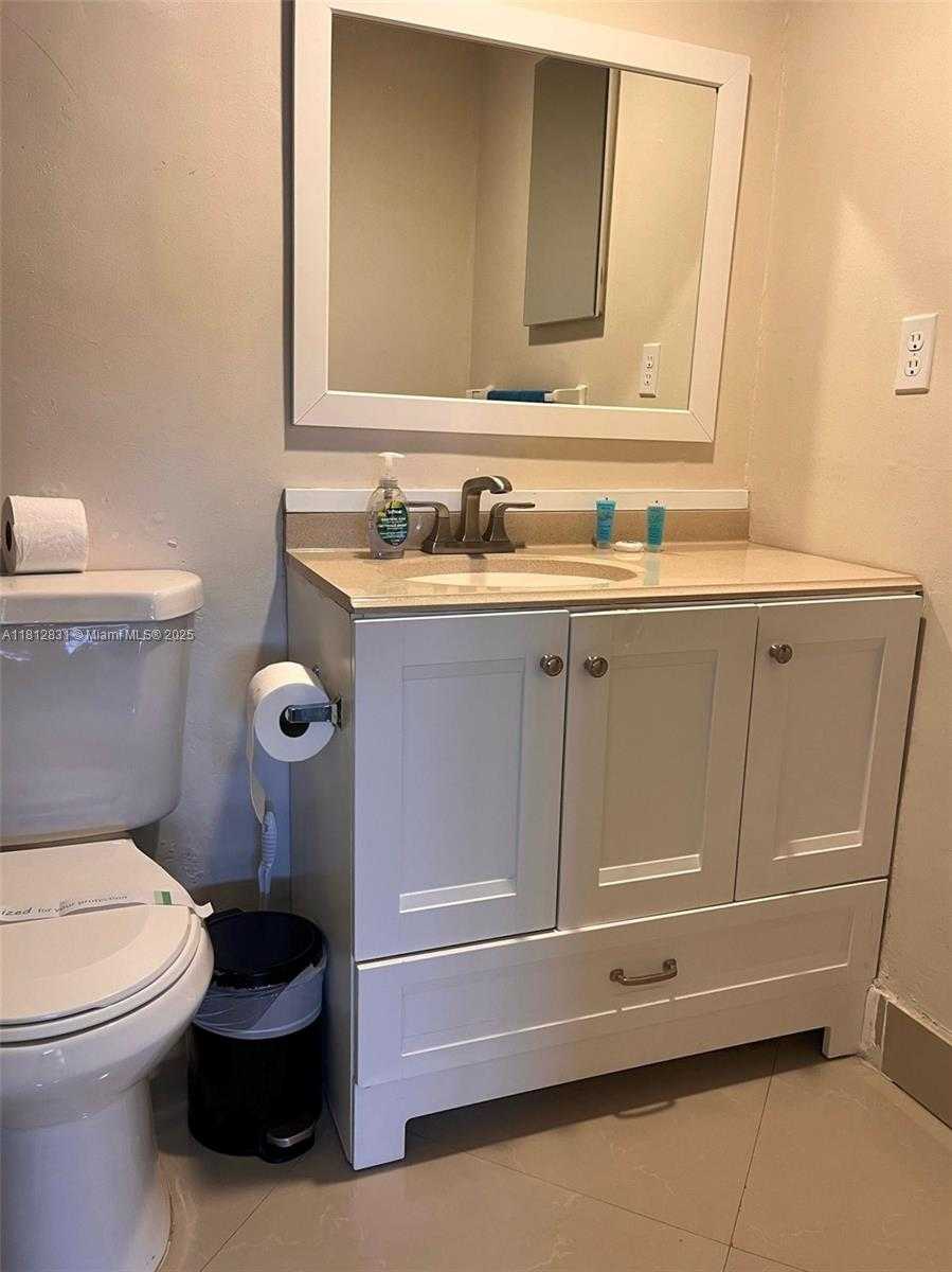 Small Image of 3901 S OCEAN DR #PH16Y, Hollywood Number 9