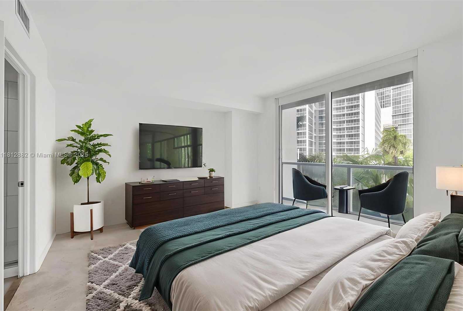 Small Image of 500 BRICKELL AVE #400, Miami Number 13