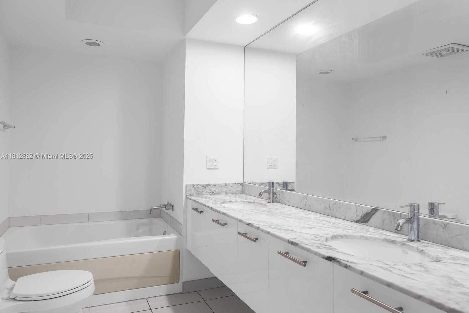 Small Image of 500 BRICKELL AVE #400, Miami Number 19