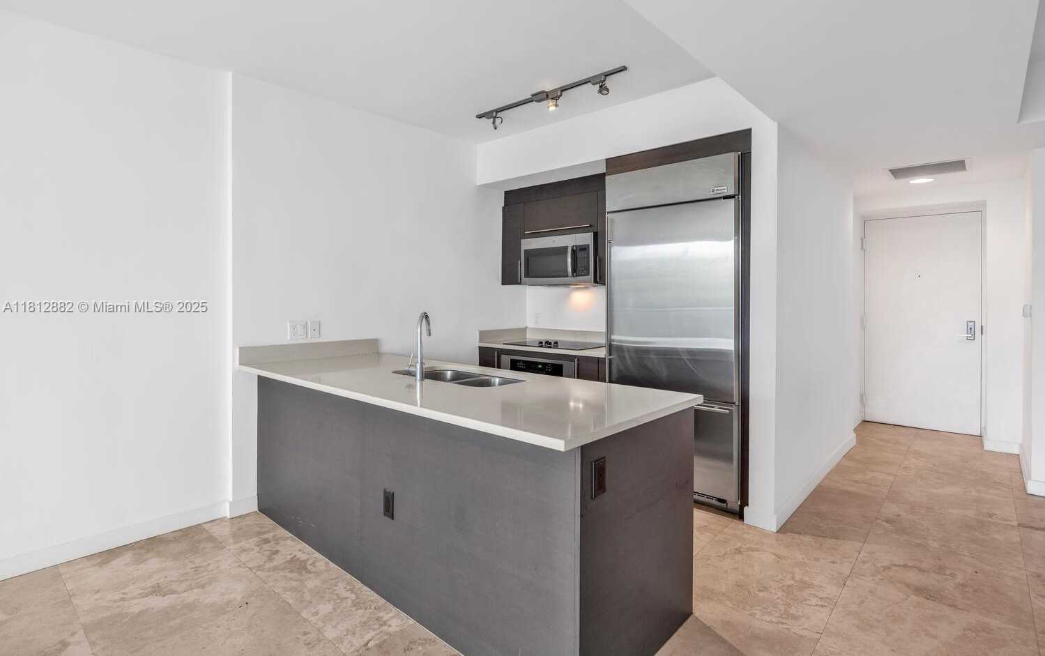 Small Image of 500 BRICKELL AVE #400, Miami Number 8