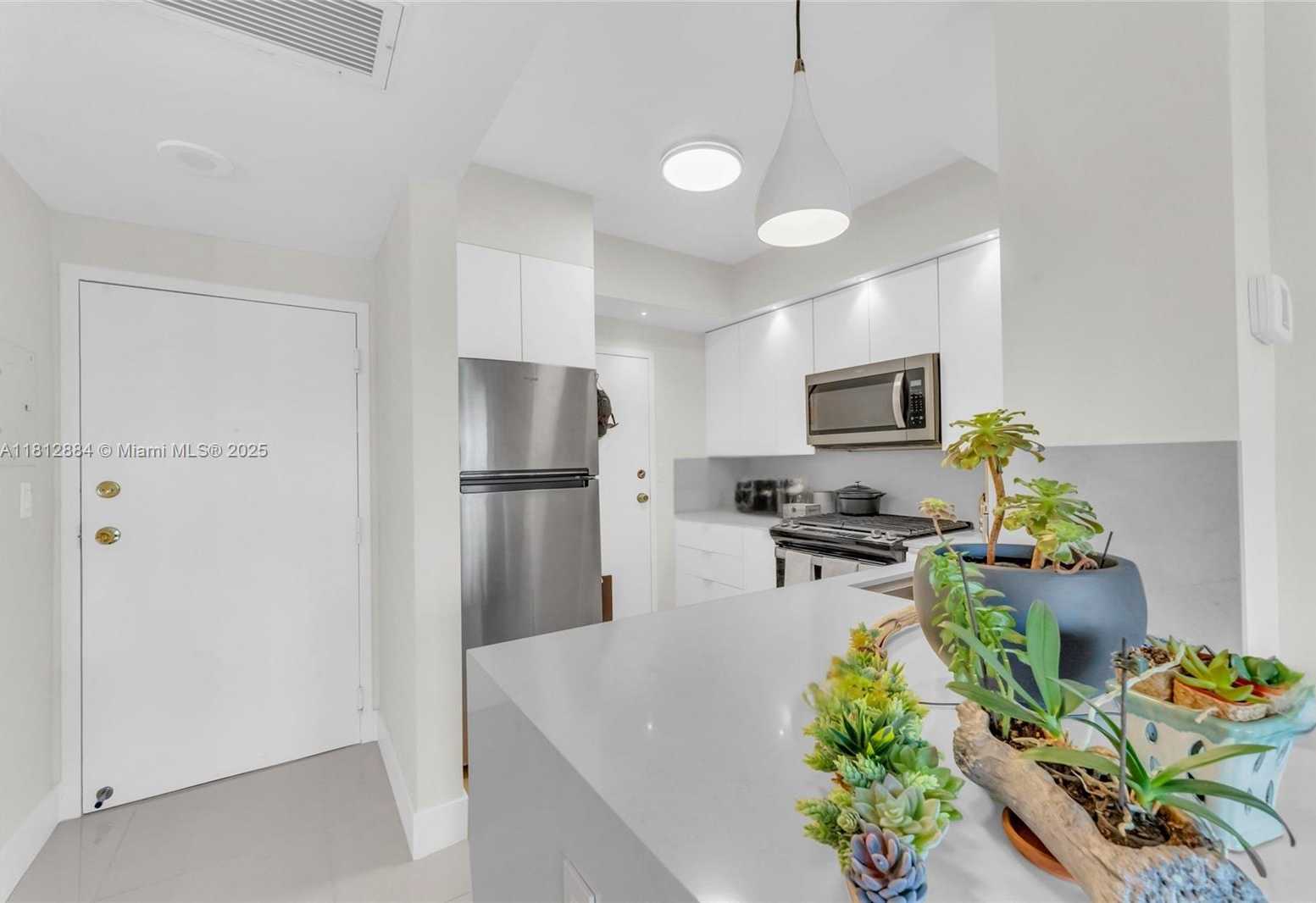 Small Image of 700 BILTMORE WAY #505, Coral Gables Number 8