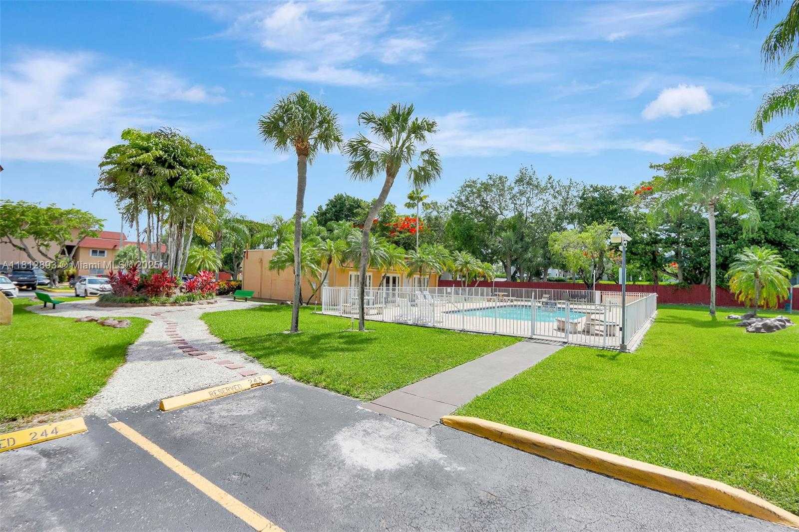 Small Image of 9972 SOUTH WEST 88TH ST #1128, Miami Number 2