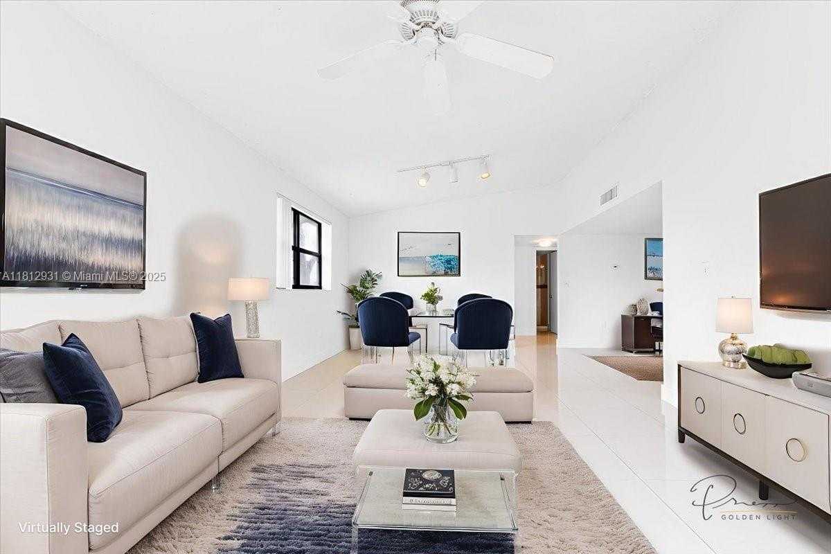Small Image of 9939 NOB HILL PL #9939, Sunrise Number 12