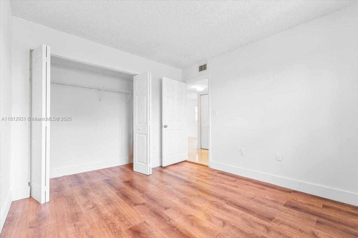 Small Image of 9939 NOB HILL PL #9939, Sunrise Number 22