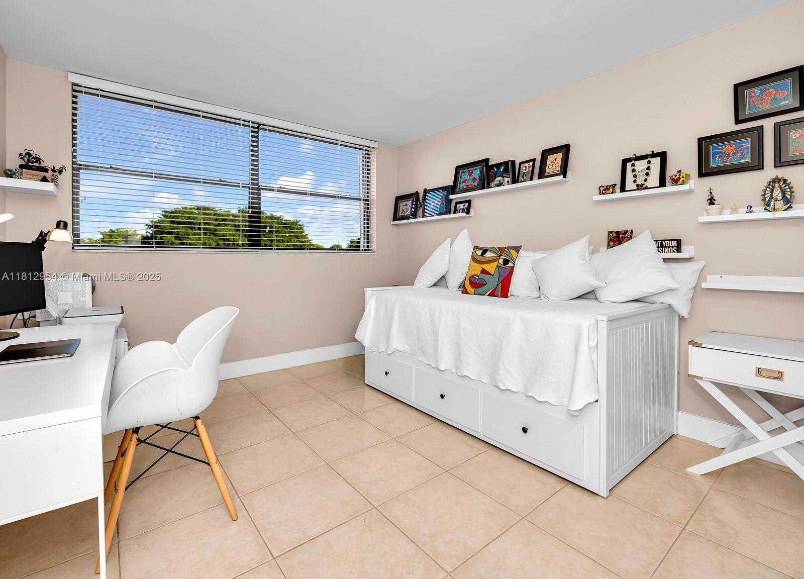 Small Image of 16100 GOLF CLUB RD #203, Weston Number 12