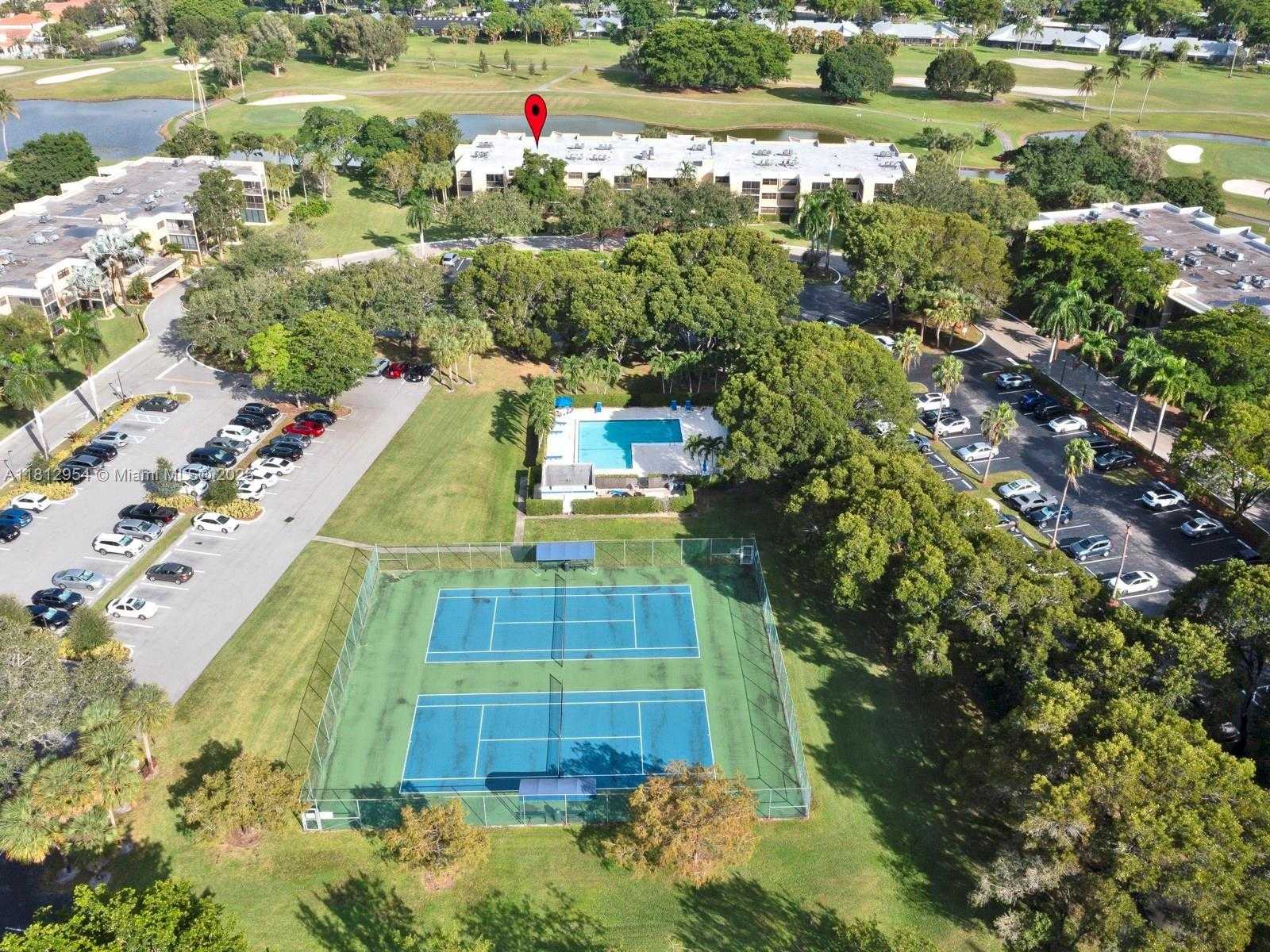 Small Image of 16100 GOLF CLUB RD #203, Weston Number 17