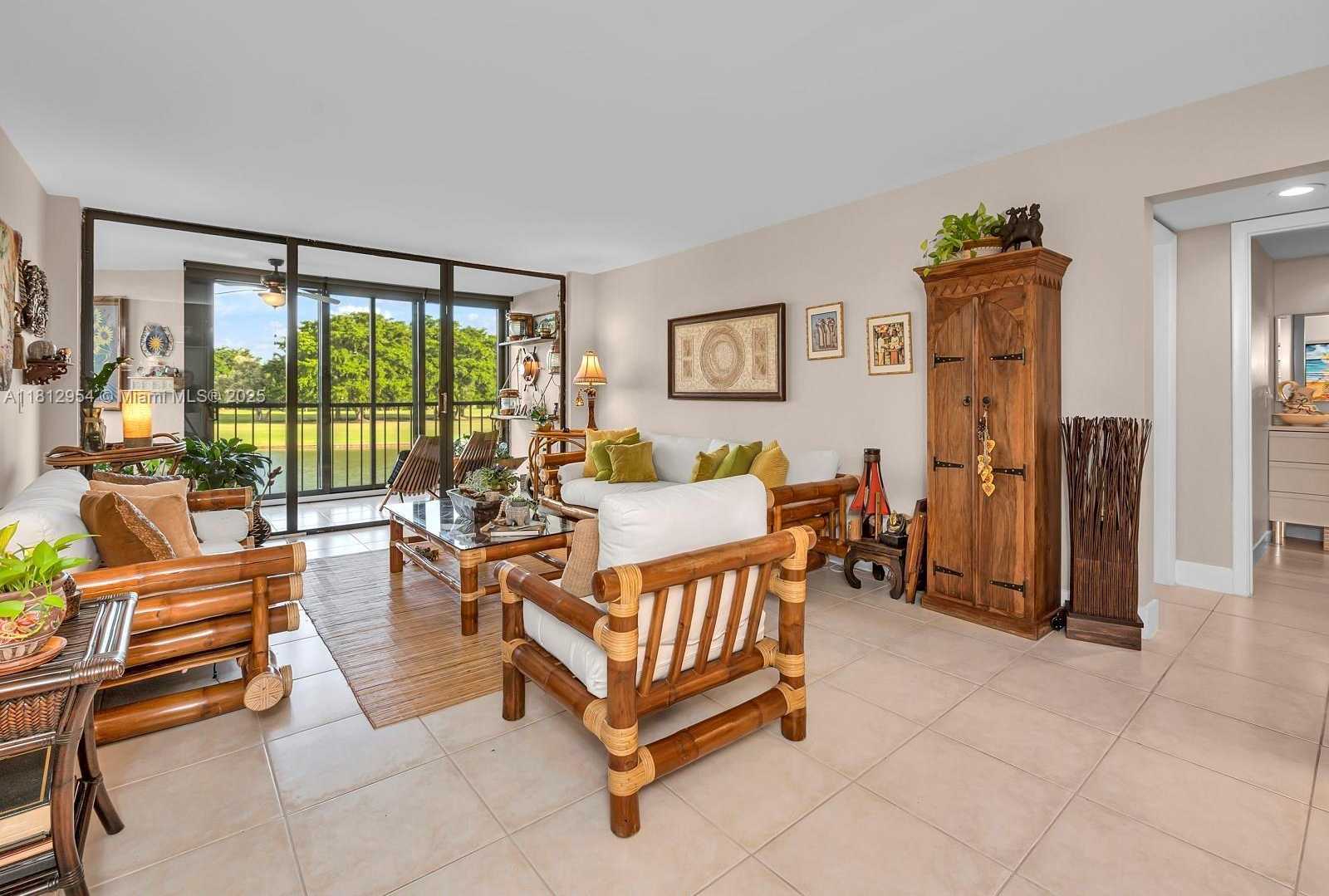 Small Image of 16100 GOLF CLUB RD #203, Weston Number 5