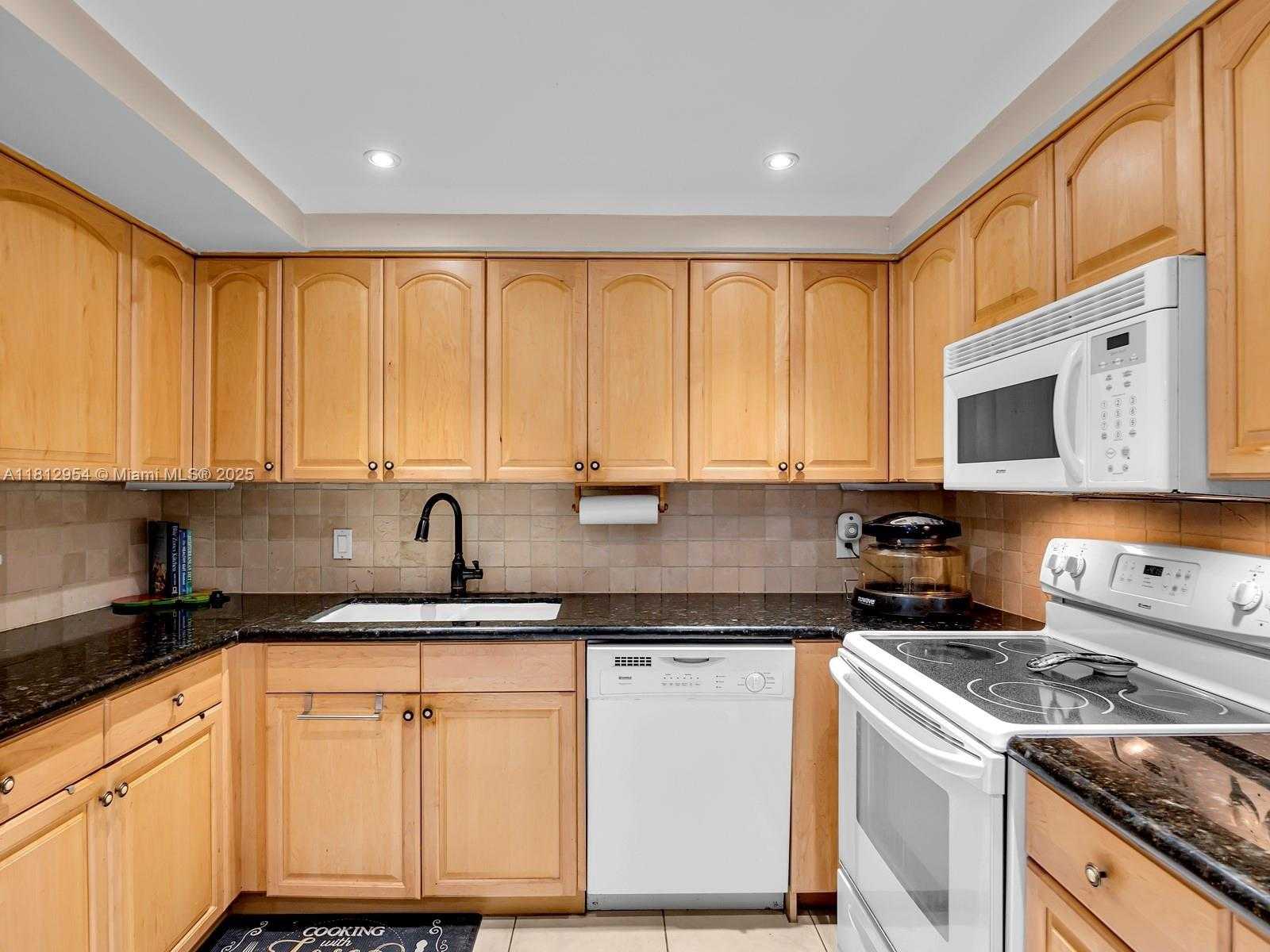 Small Image of 16100 GOLF CLUB RD #203, Weston Number 6